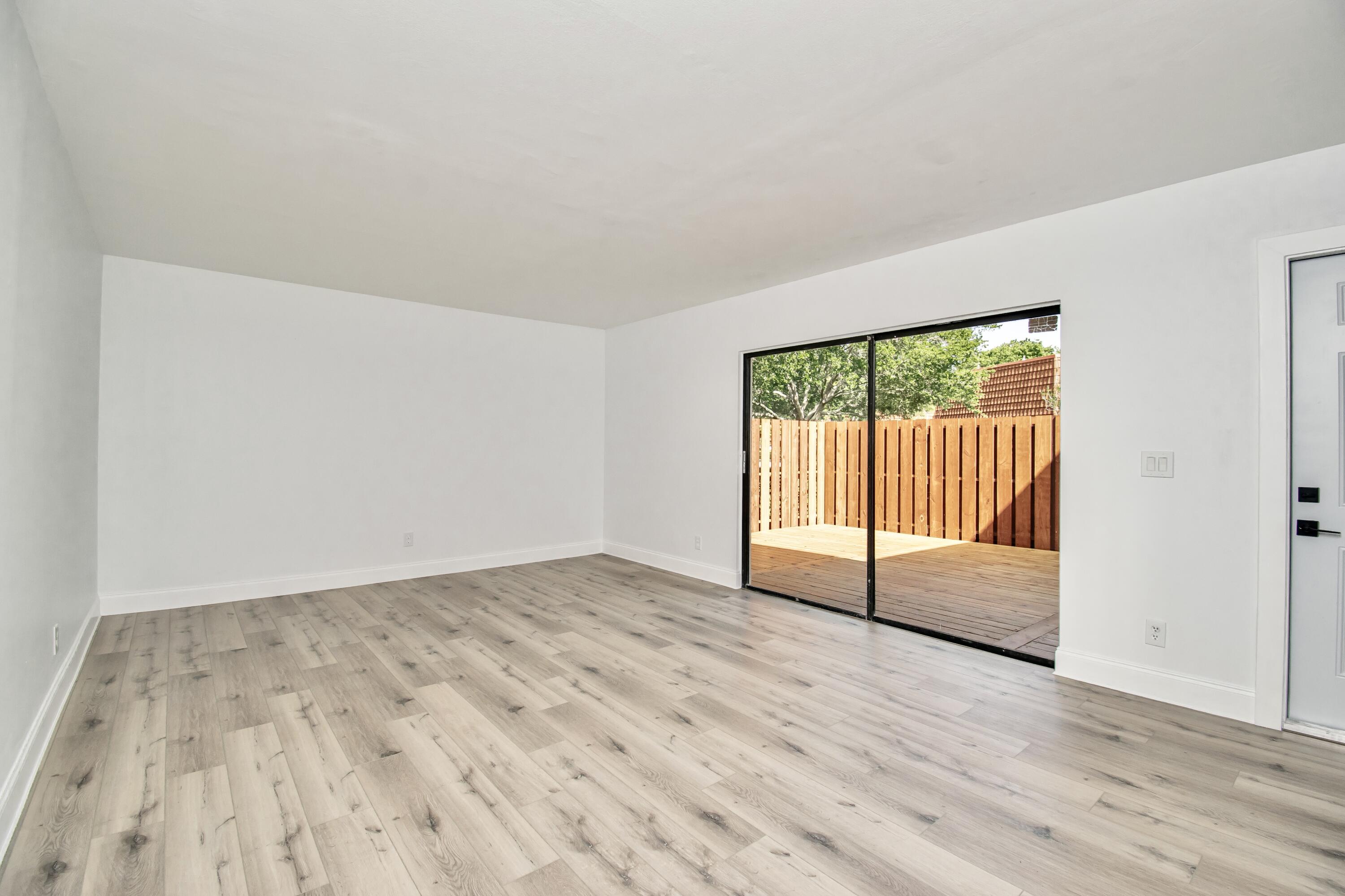 SPANISH WELLS CONDO I - Residential