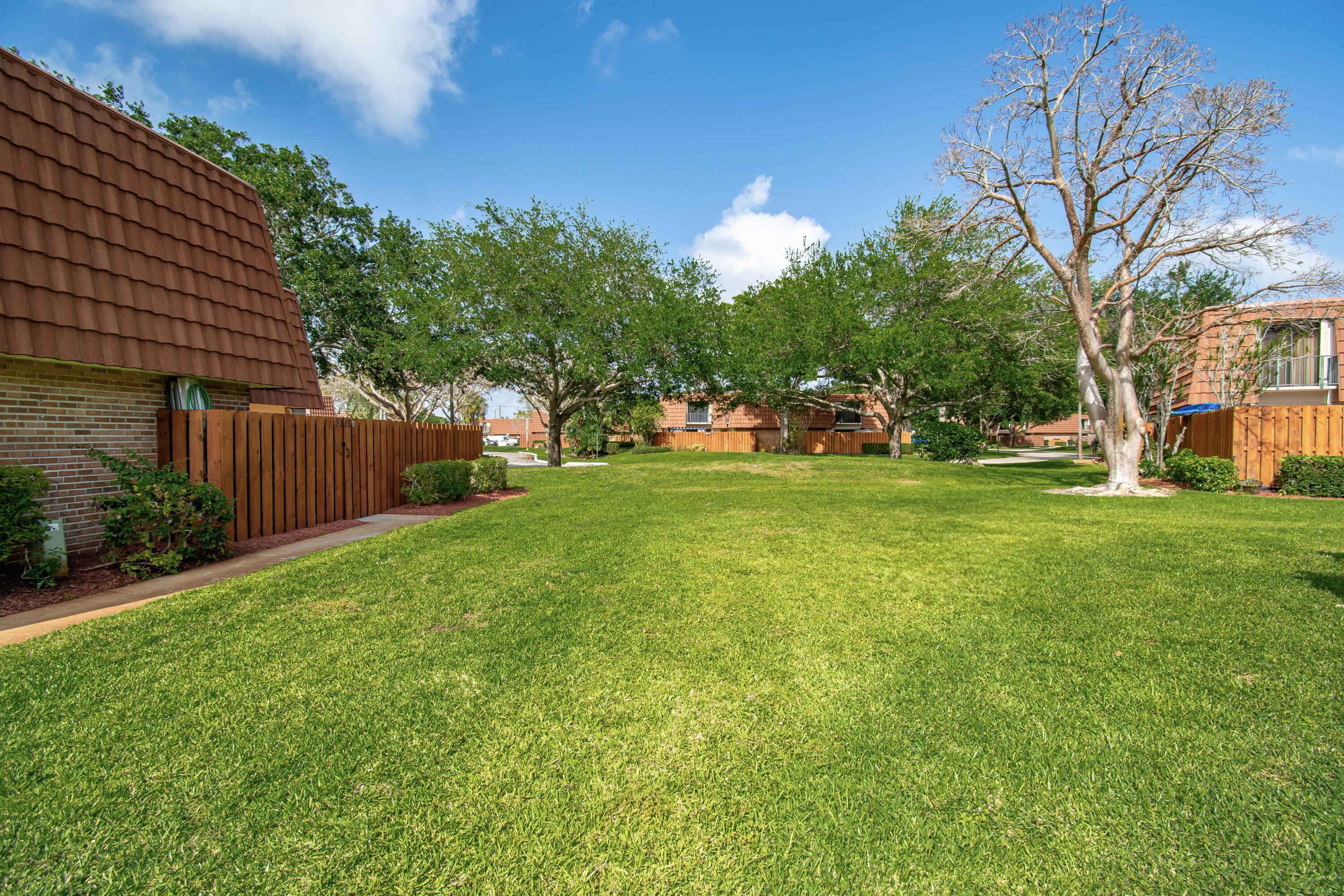 SPANISH WELLS CONDO I - Residential