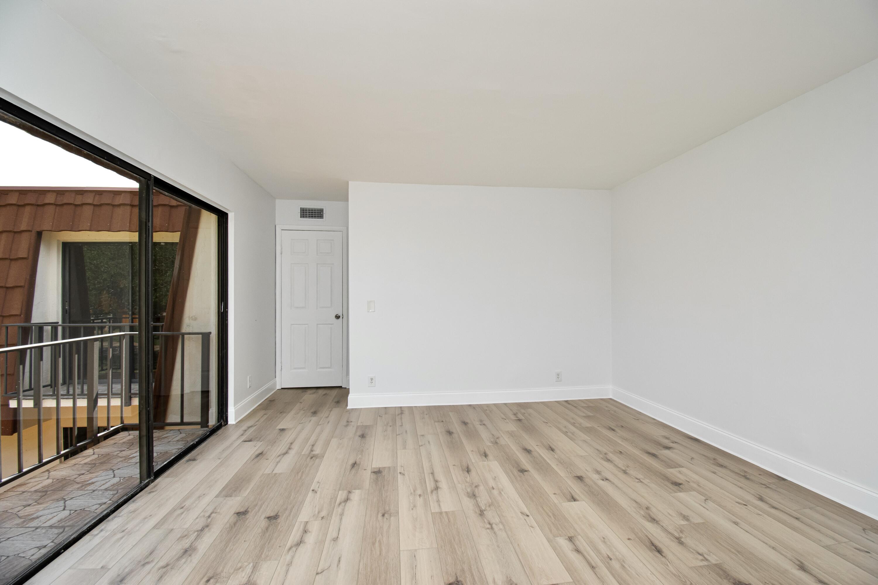 SPANISH WELLS CONDO I - Residential