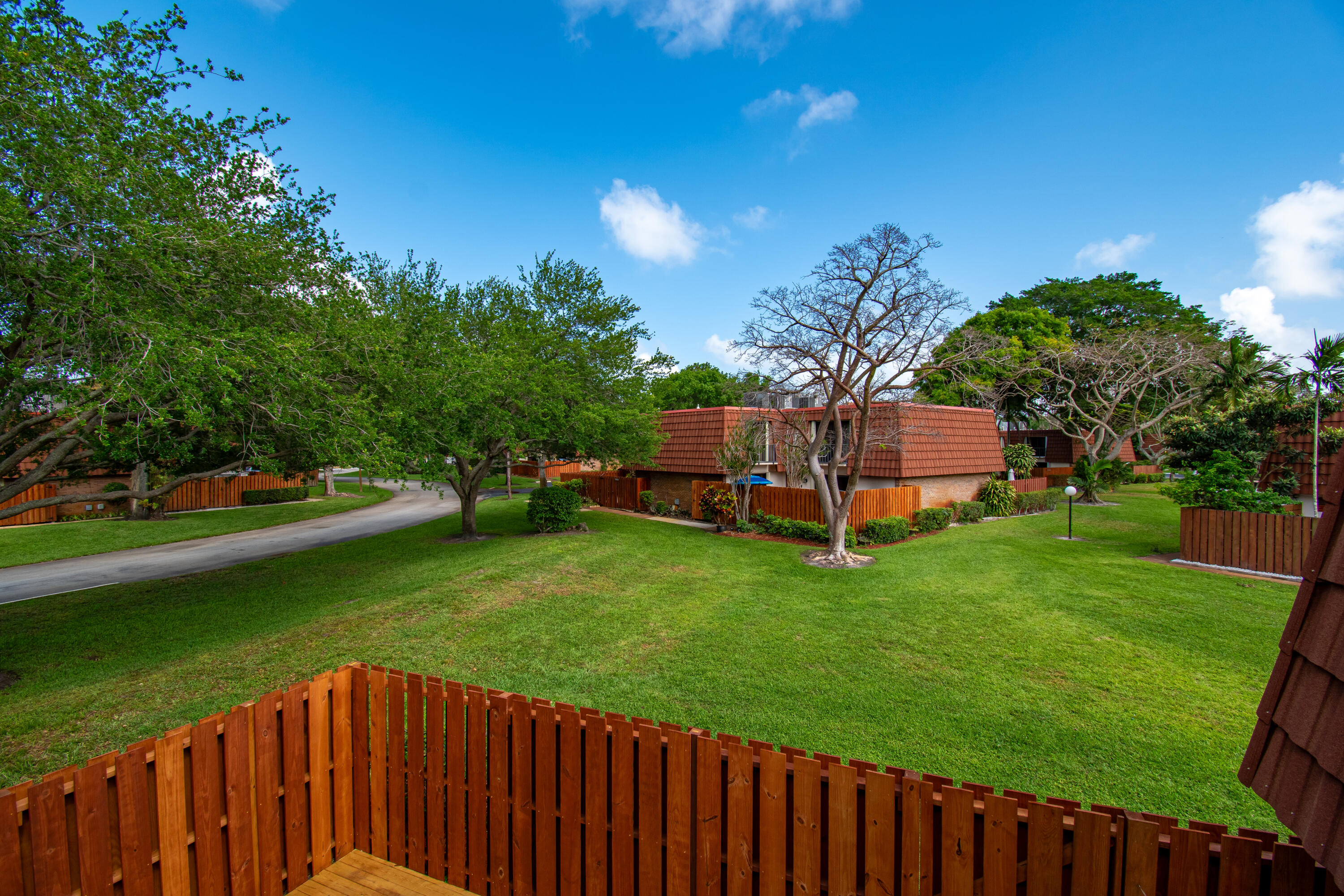 SPANISH WELLS CONDO I - Residential