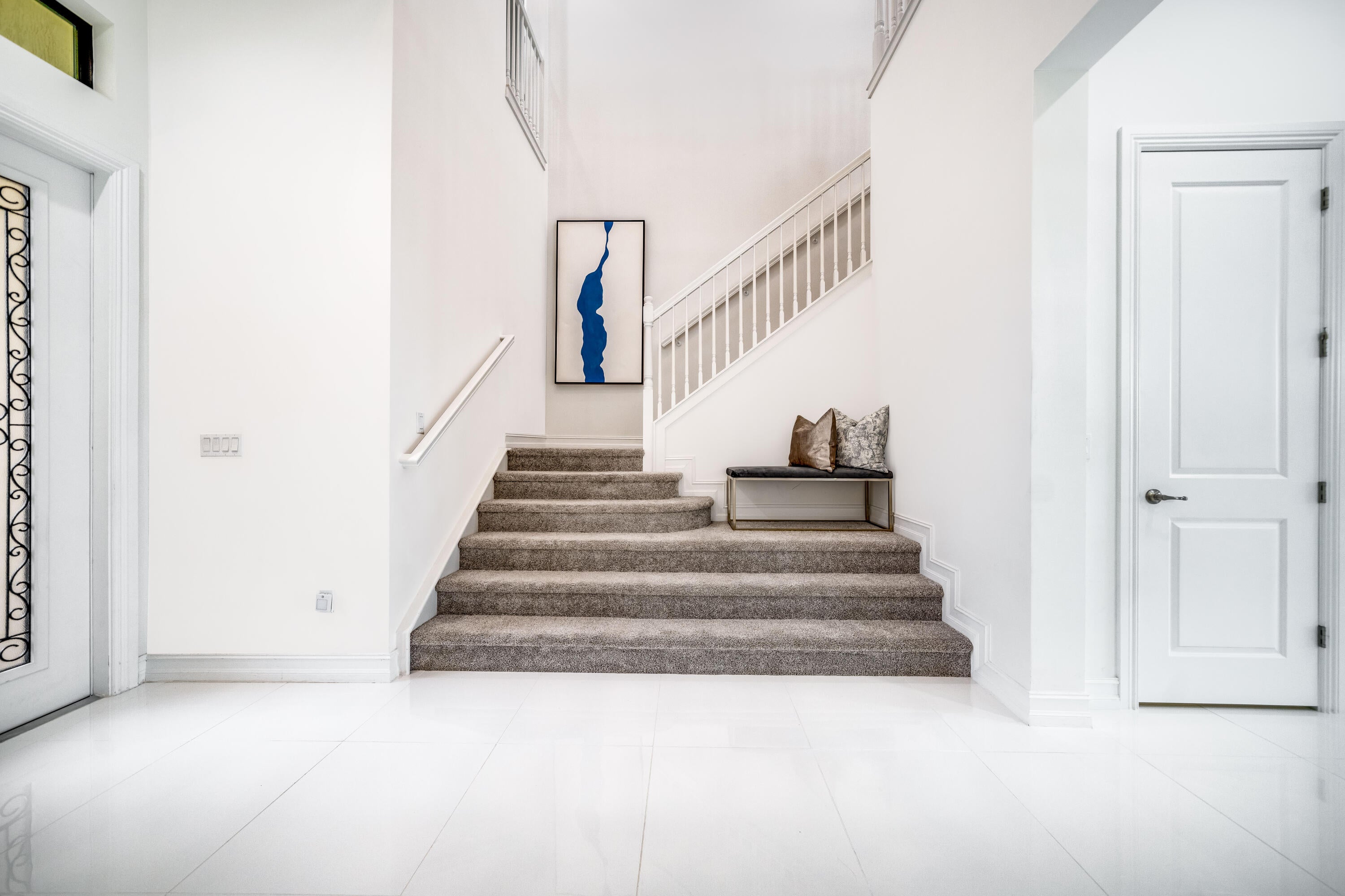 8635 GRAND PRIX Lane