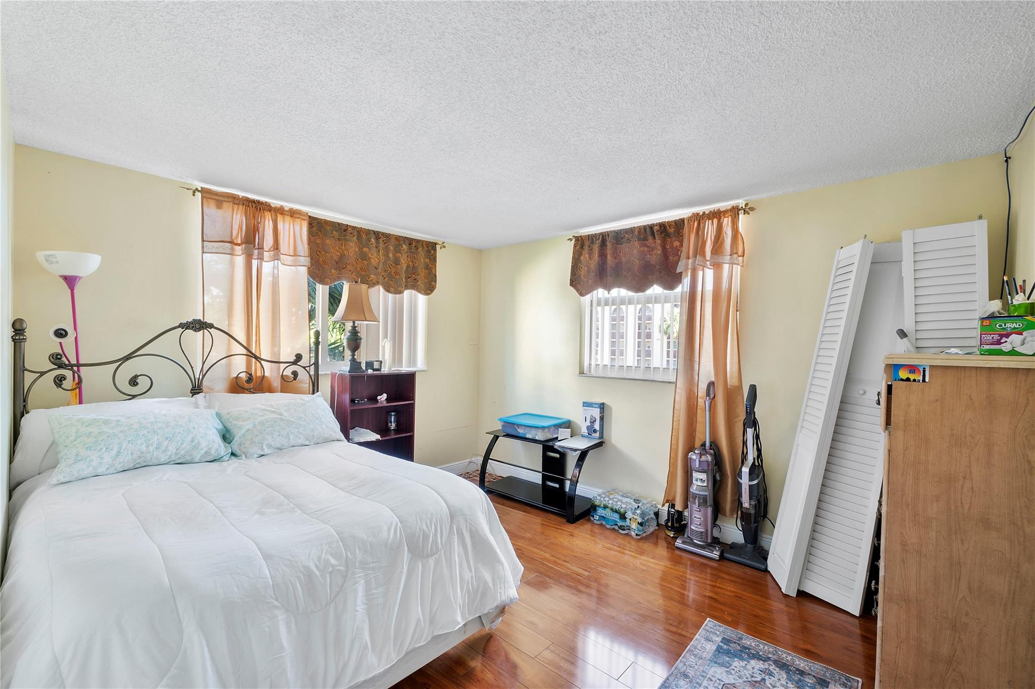 HOLIDAY SPRINGS VILLAGE - Residential