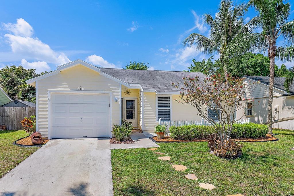 Photo of 210 Woodbridge Drive, Jupiter, FL 33458 (MLS # R10969786)