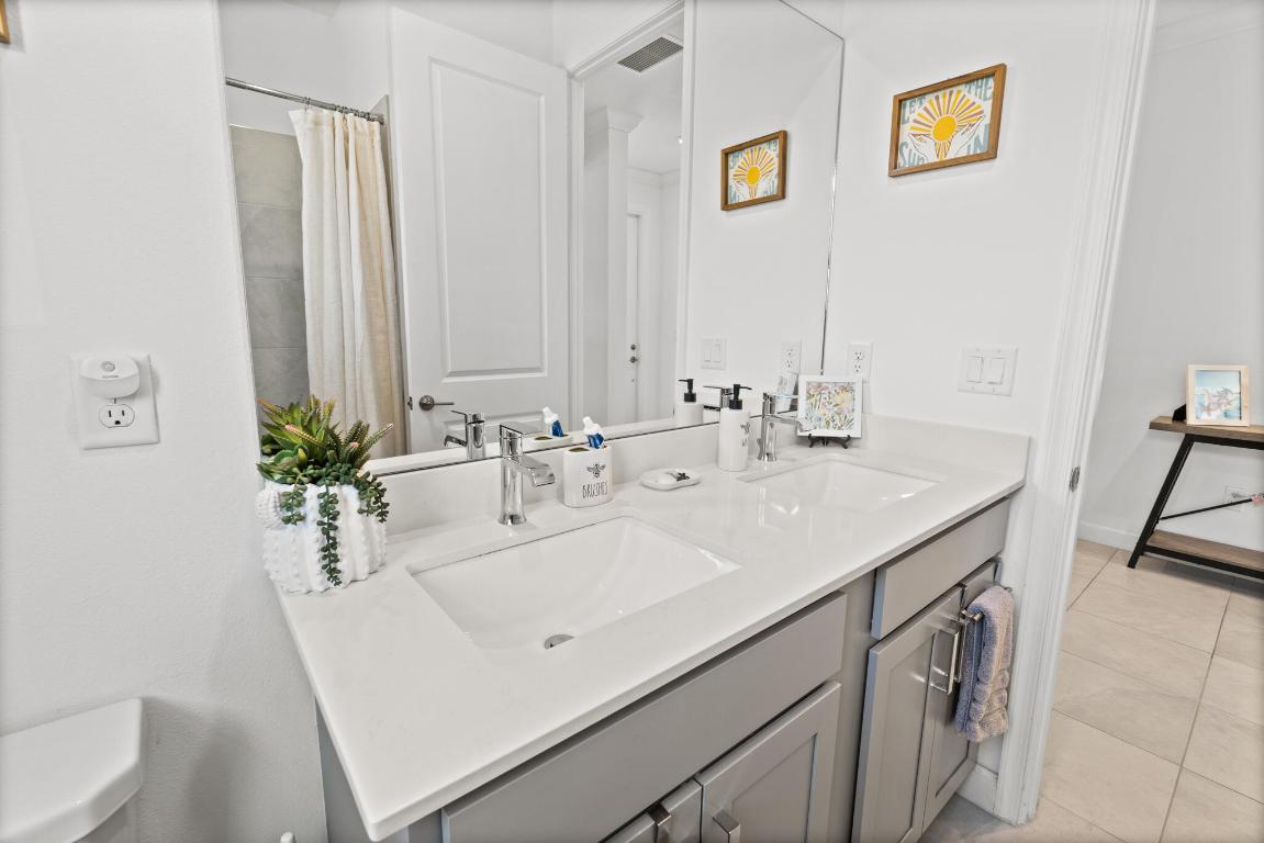 PALM VISTA EVERLANDS - Residential