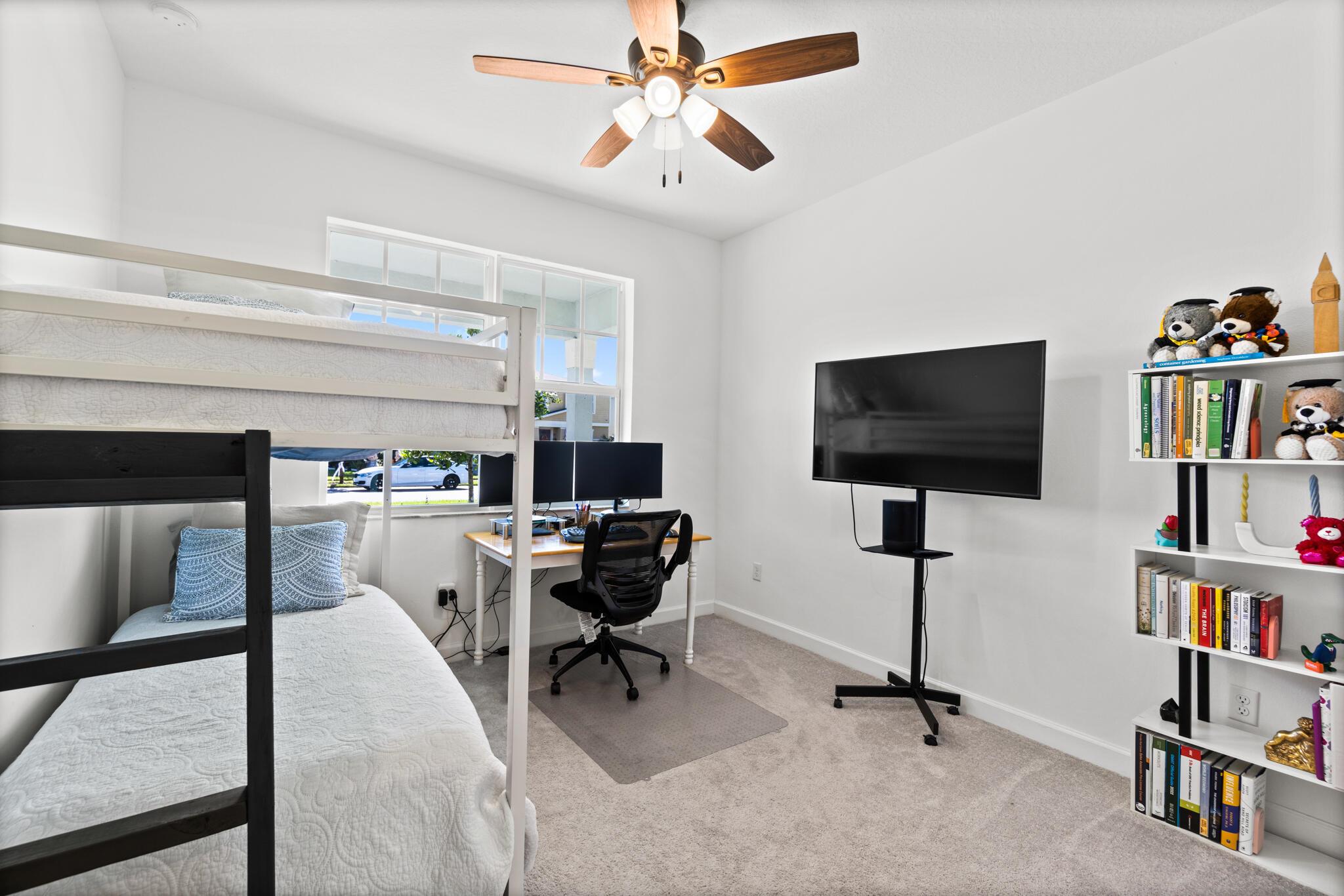 PALM VISTA EVERLANDS - Residential