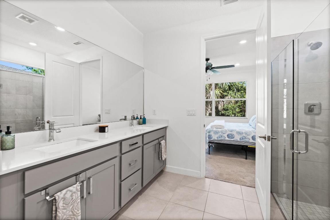 PALM VISTA EVERLANDS - Residential