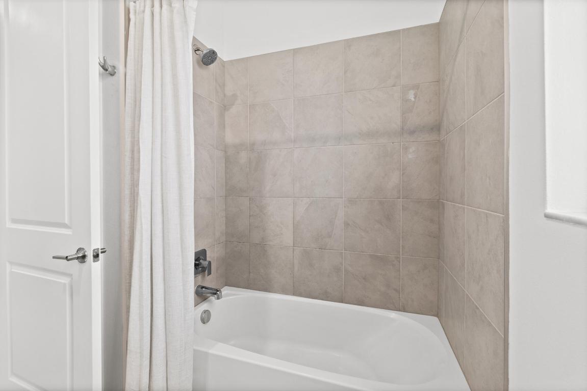 PALM VISTA EVERLANDS - Residential