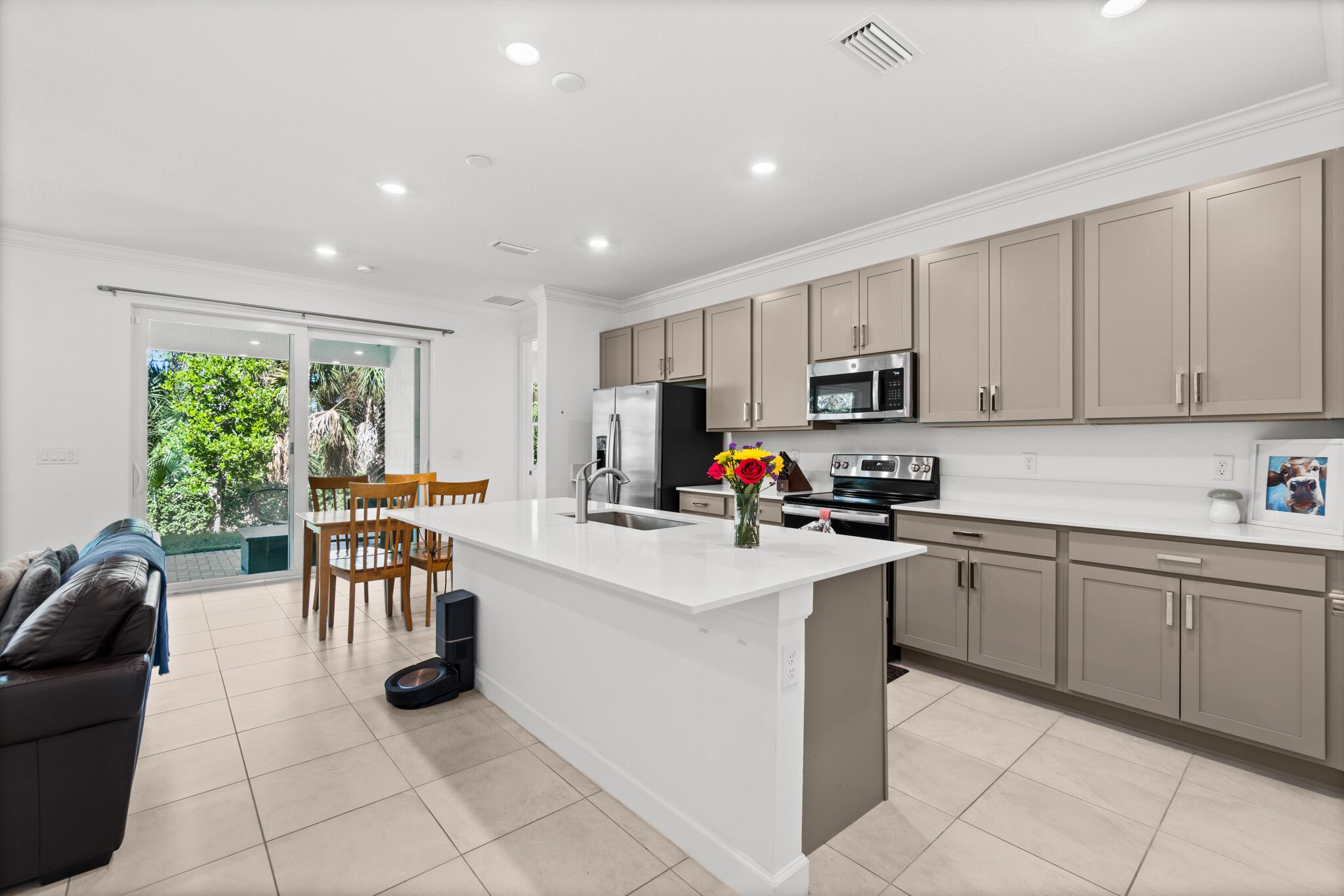 460 Veridian Circle NW