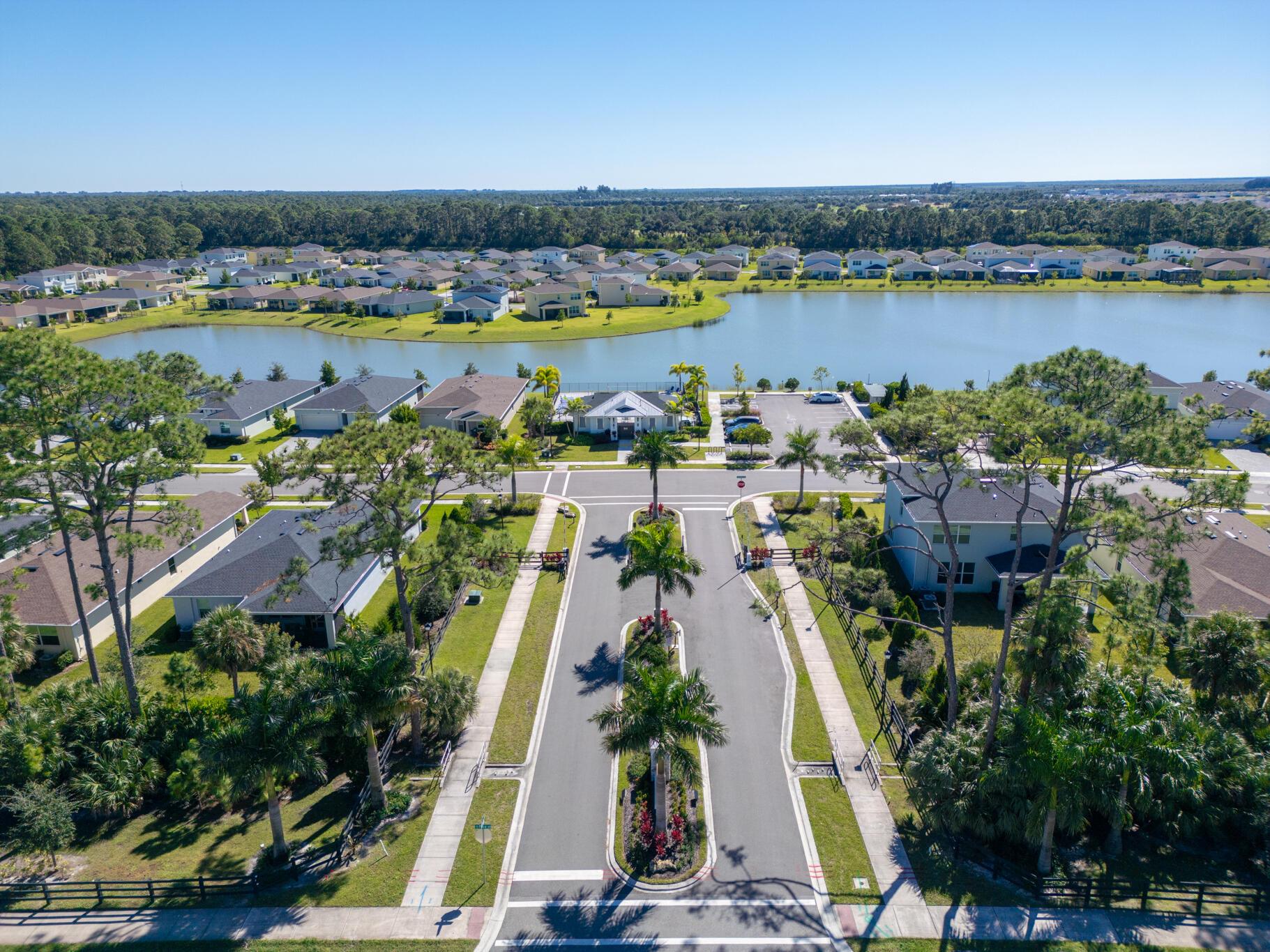 PALM VISTA EVERLANDS - Residential