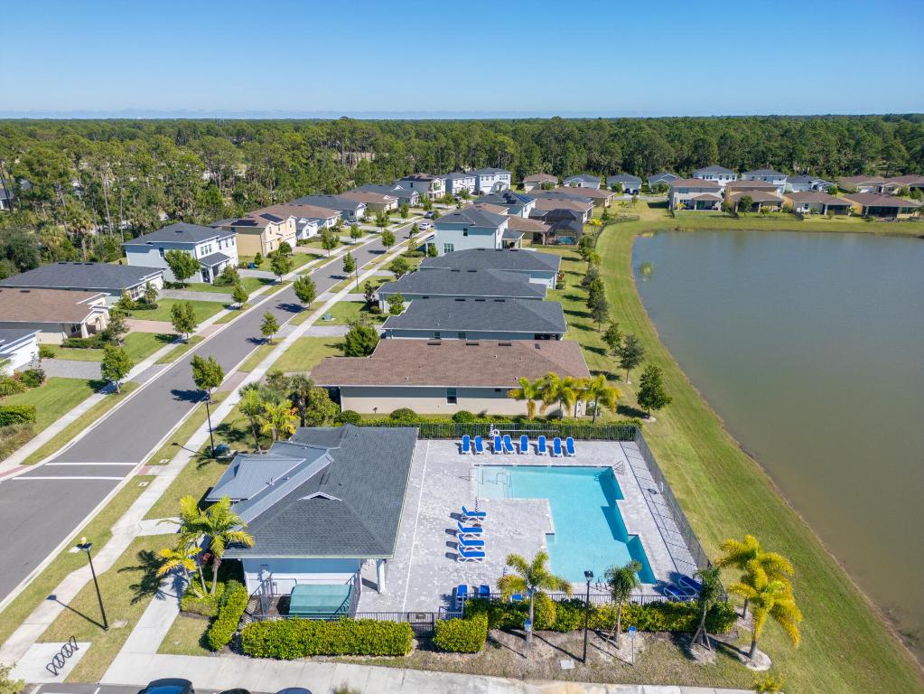 PALM VISTA EVERLANDS - Residential