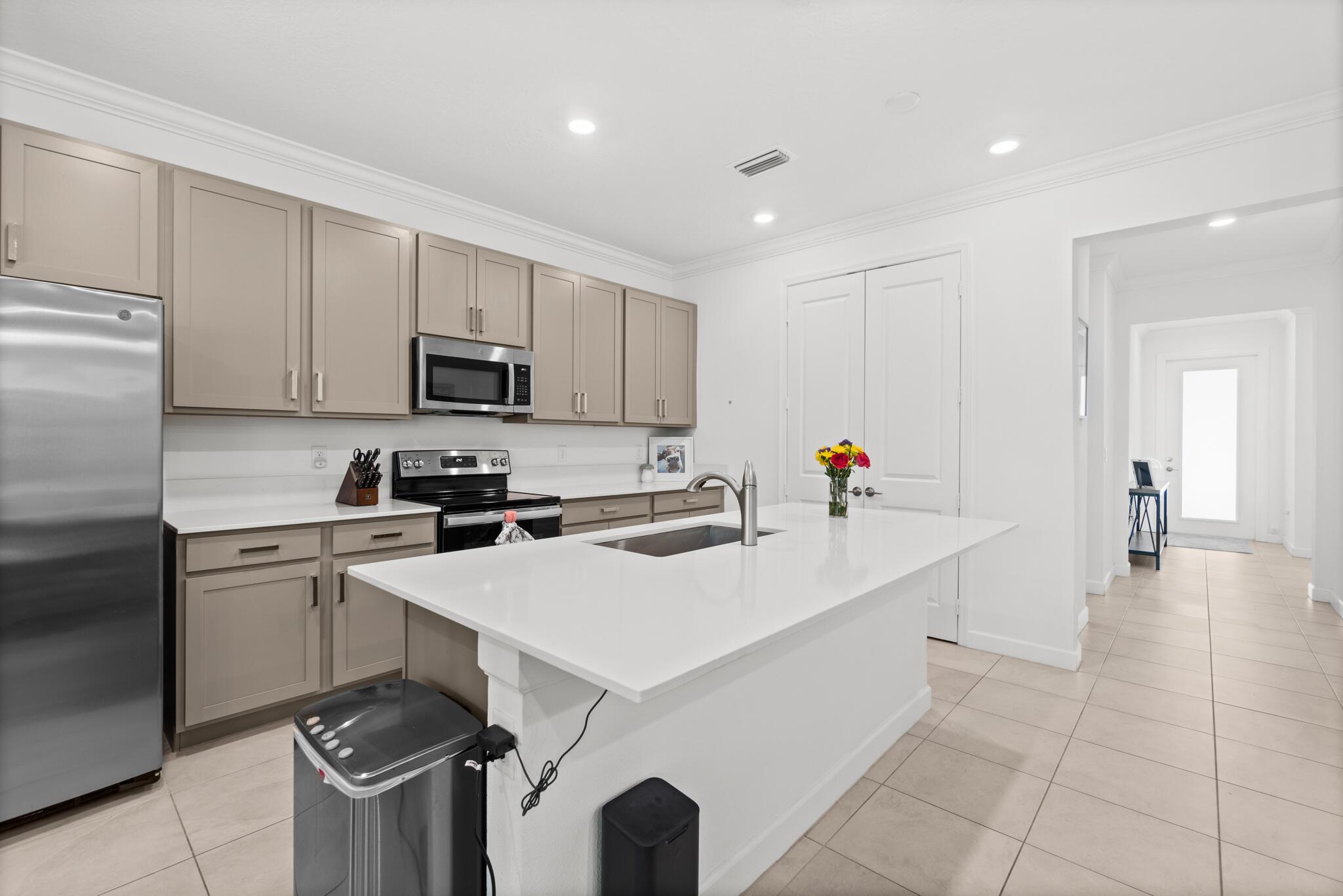 PALM VISTA EVERLANDS - Residential