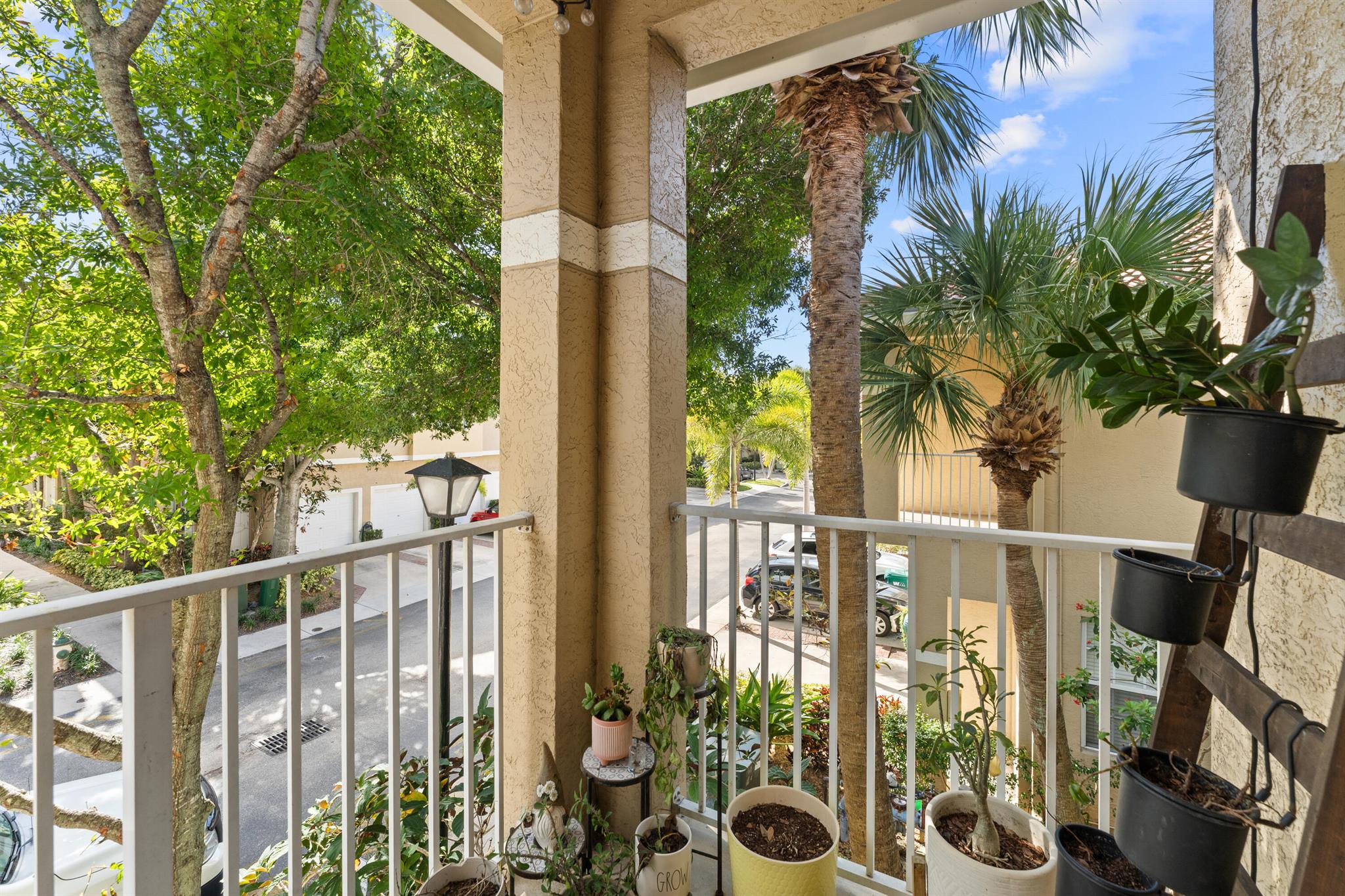 TEQUESTA TRACE CONDO - Residential