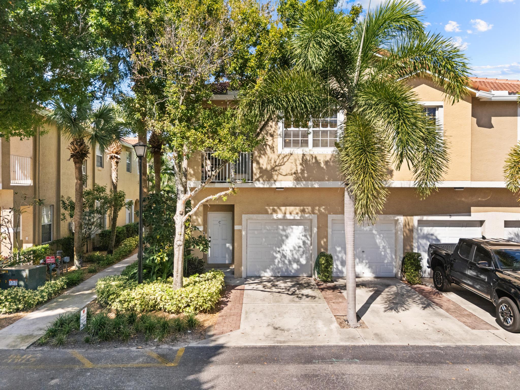 TEQUESTA TRACE CONDO - Residential