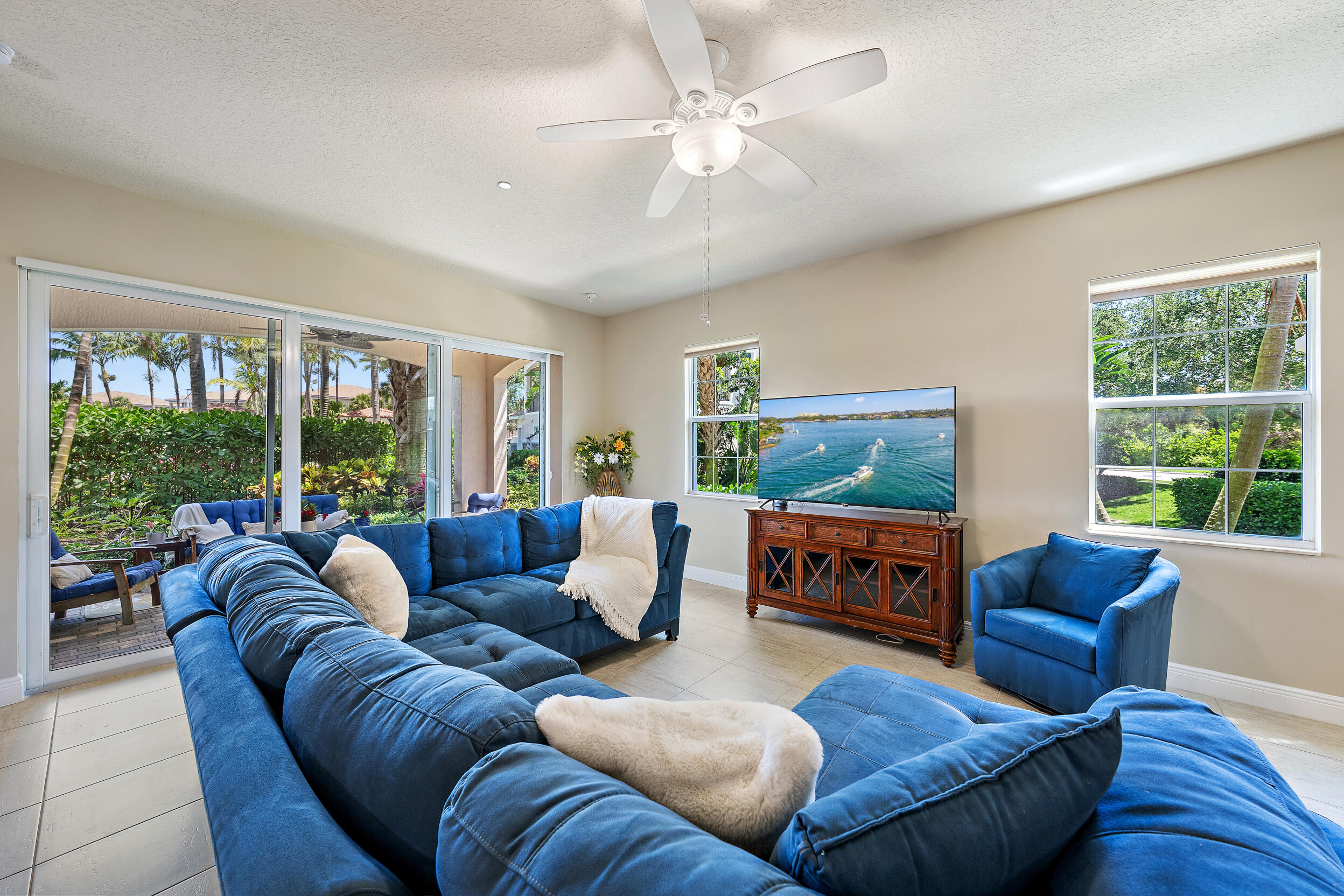 13501 Treasure Cove Circle, North Palm Beach, FL, 33408/$2,000,000 4 13501 Treasure Cove Circle