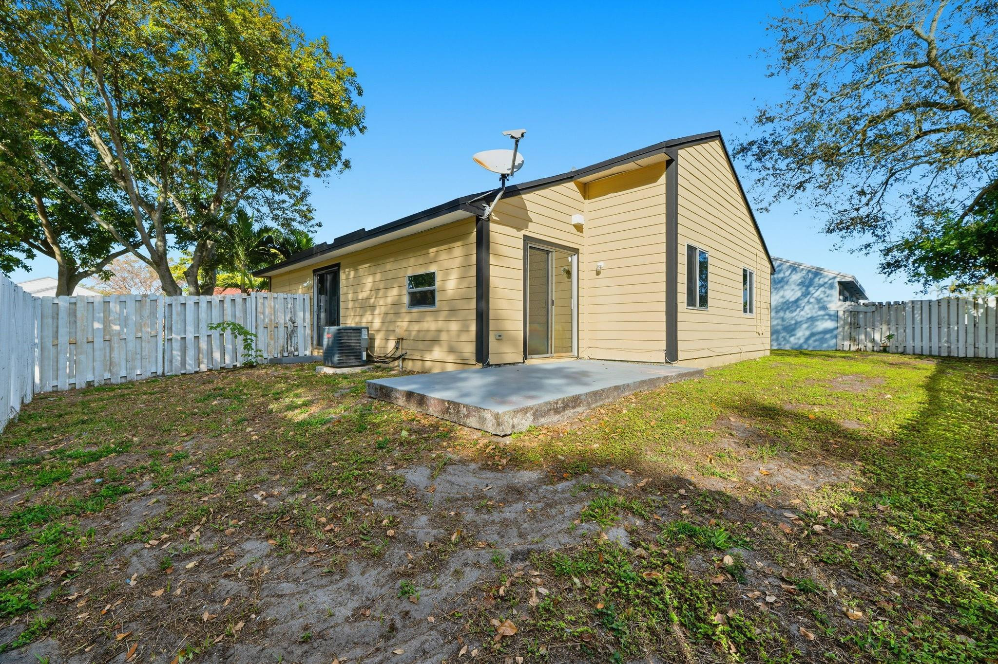 Cinnamon Place 1 121-26 B - Residential