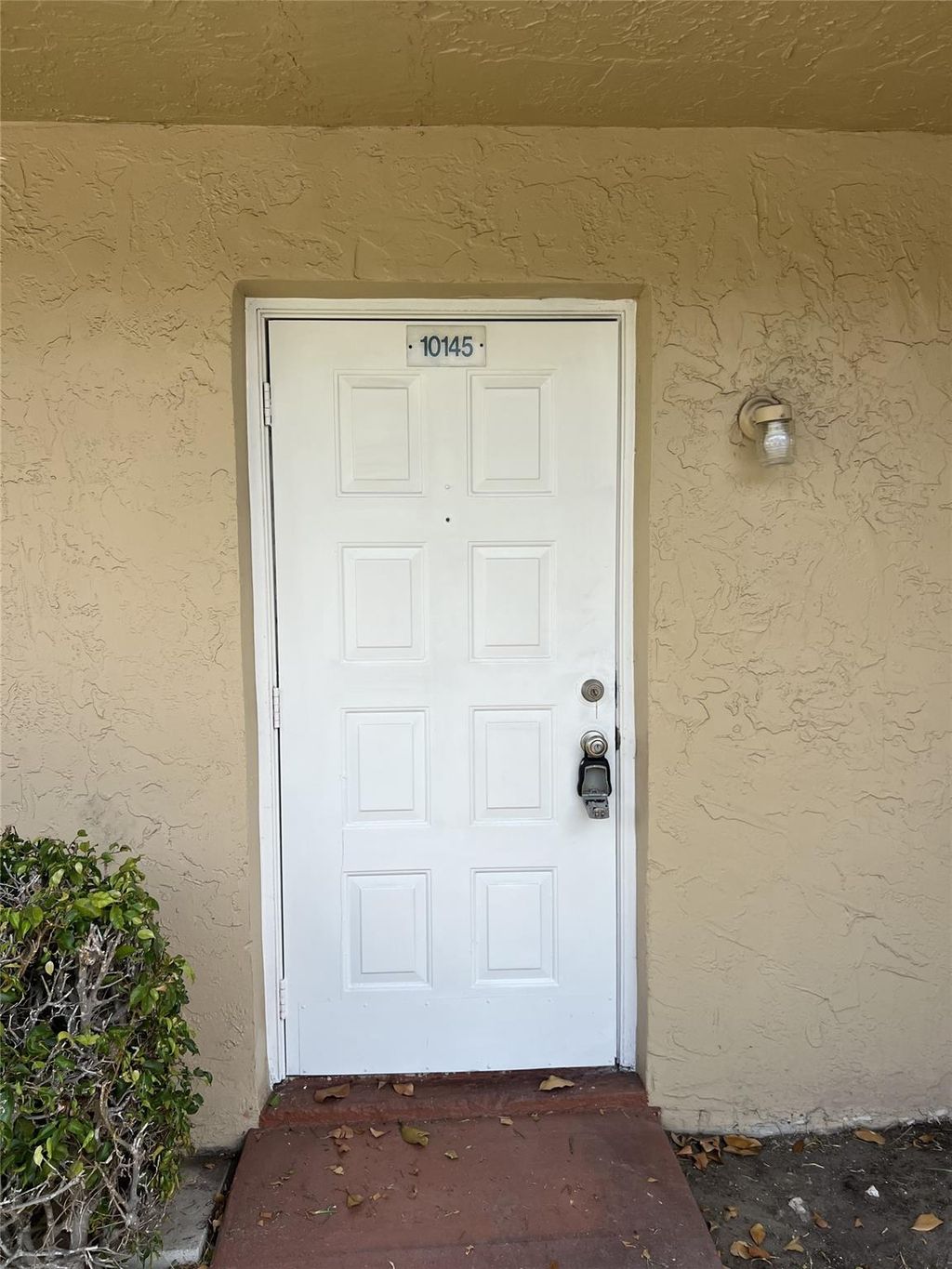 Photo of 10145 twin lakes Dr #C2, Coral Springs, FL 33071 (MLS # F10515003)
