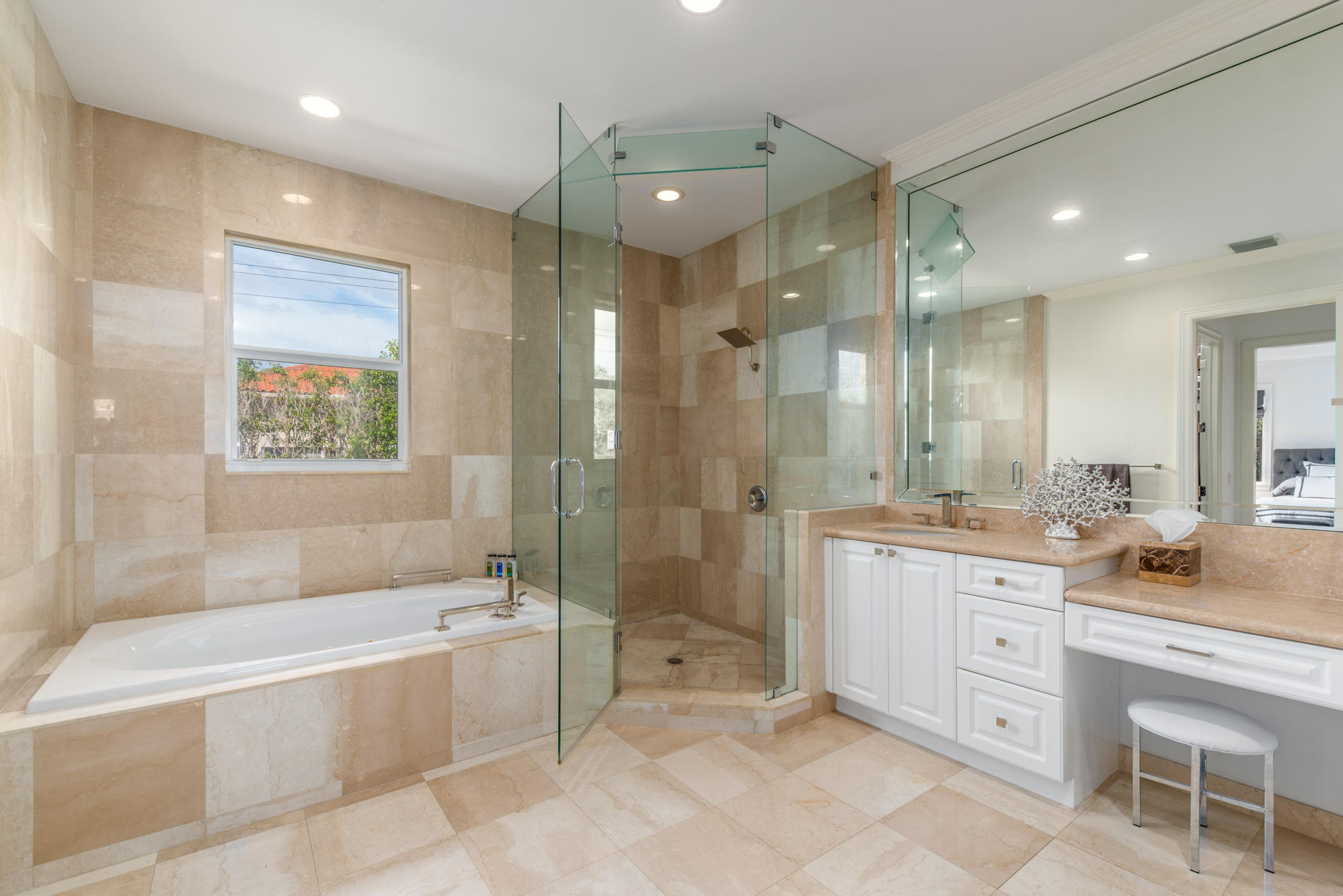 OCEAN PARK H W ROBBINS AD - Residential