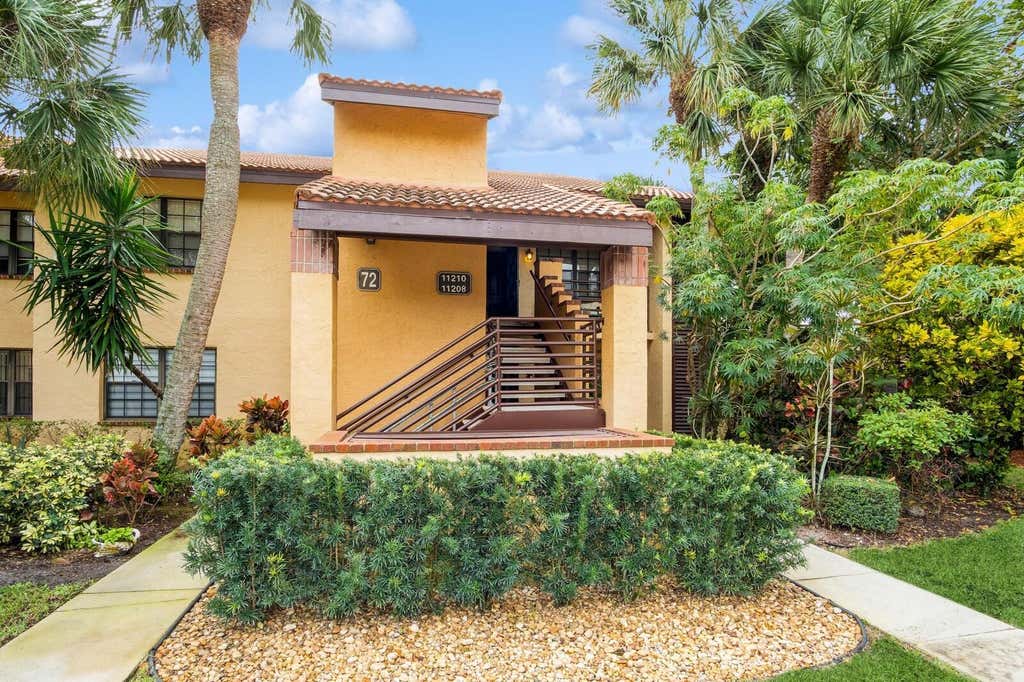 Photo of 11210 Aspen Glen Drive, Boynton Beach, FL 33437 (MLS # R10948685)