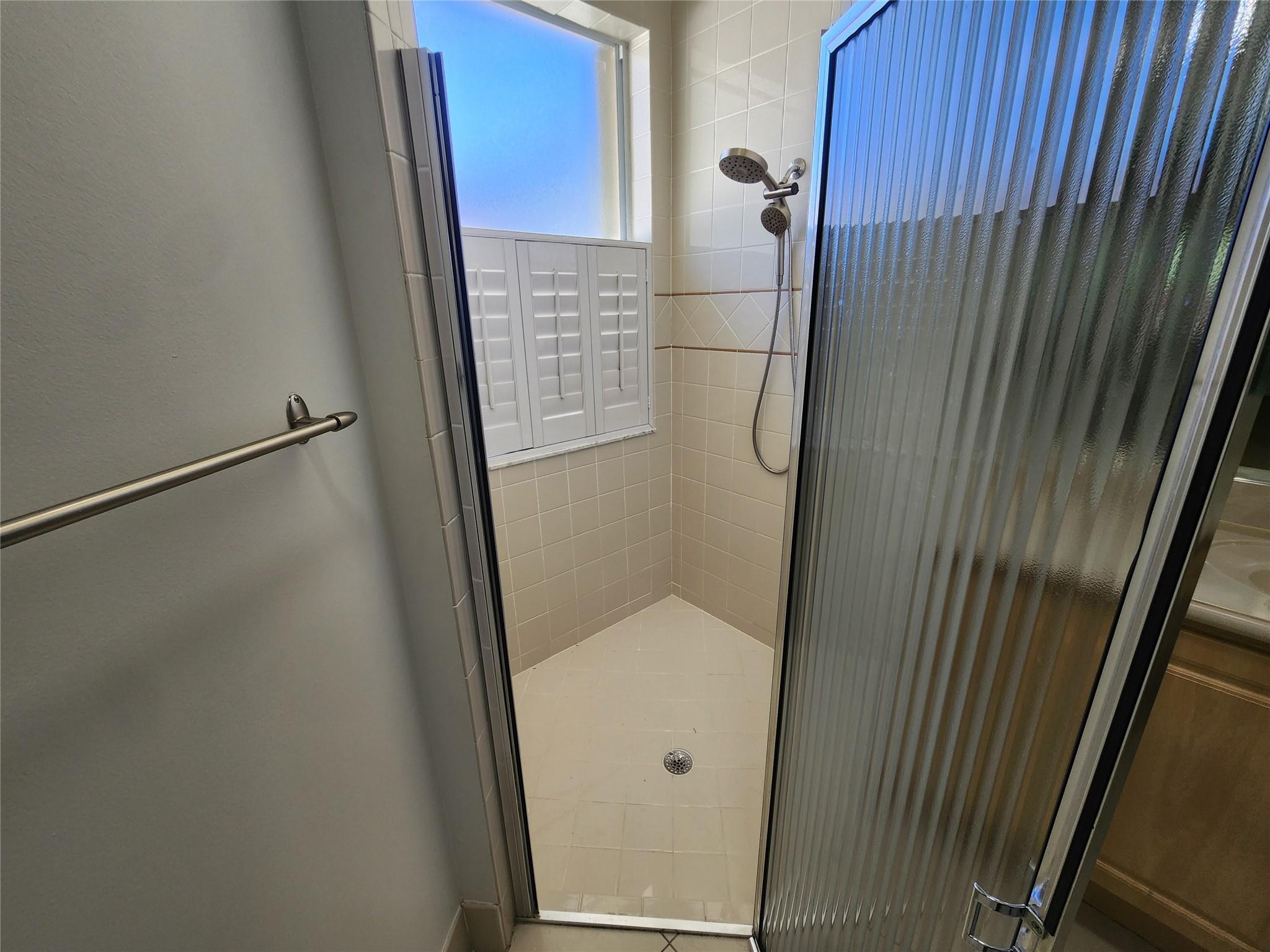 Sunset Lakes One 164-34 B - Residential Lease