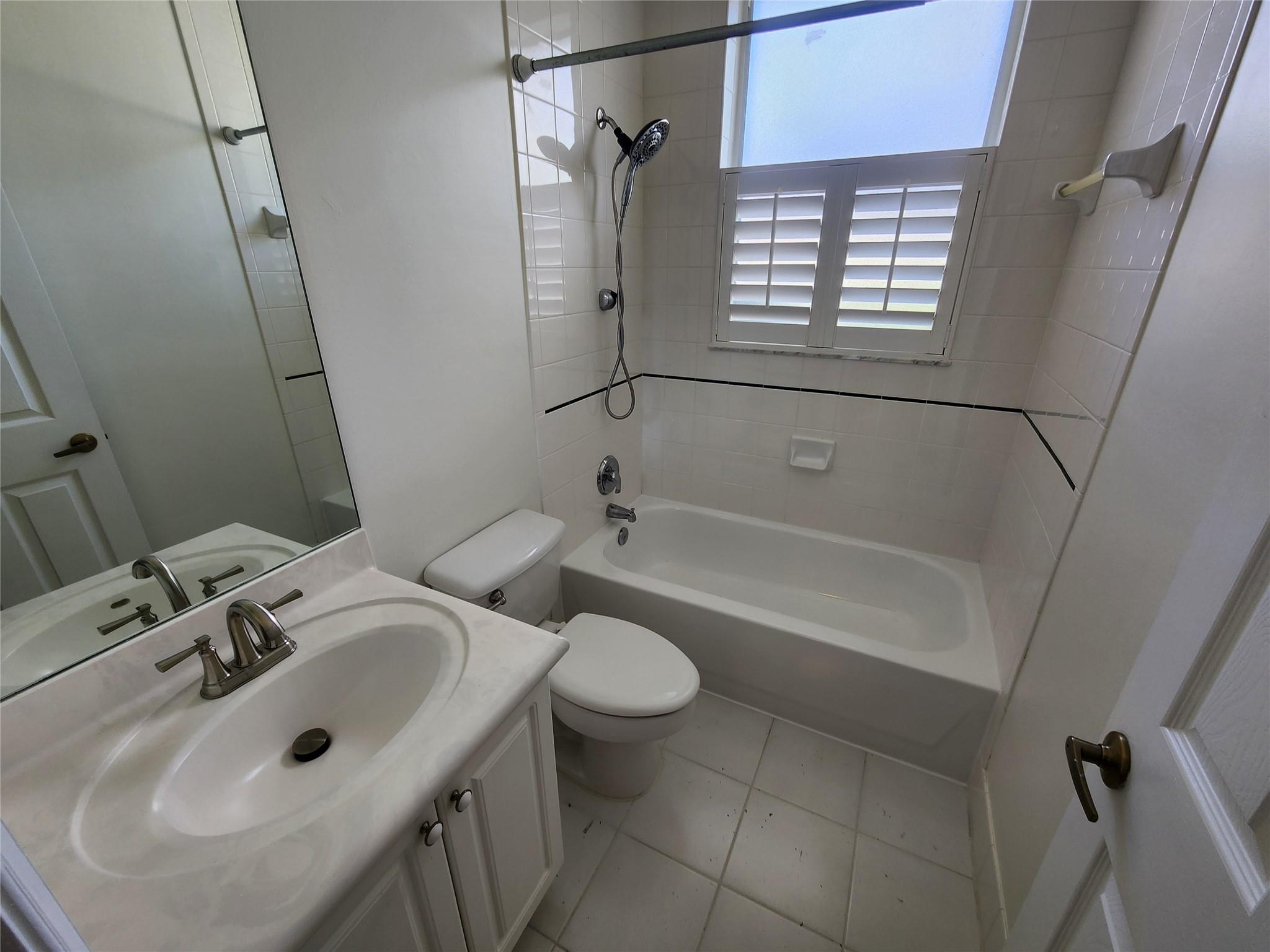 Sunset Lakes One 164-34 B - Residential Lease