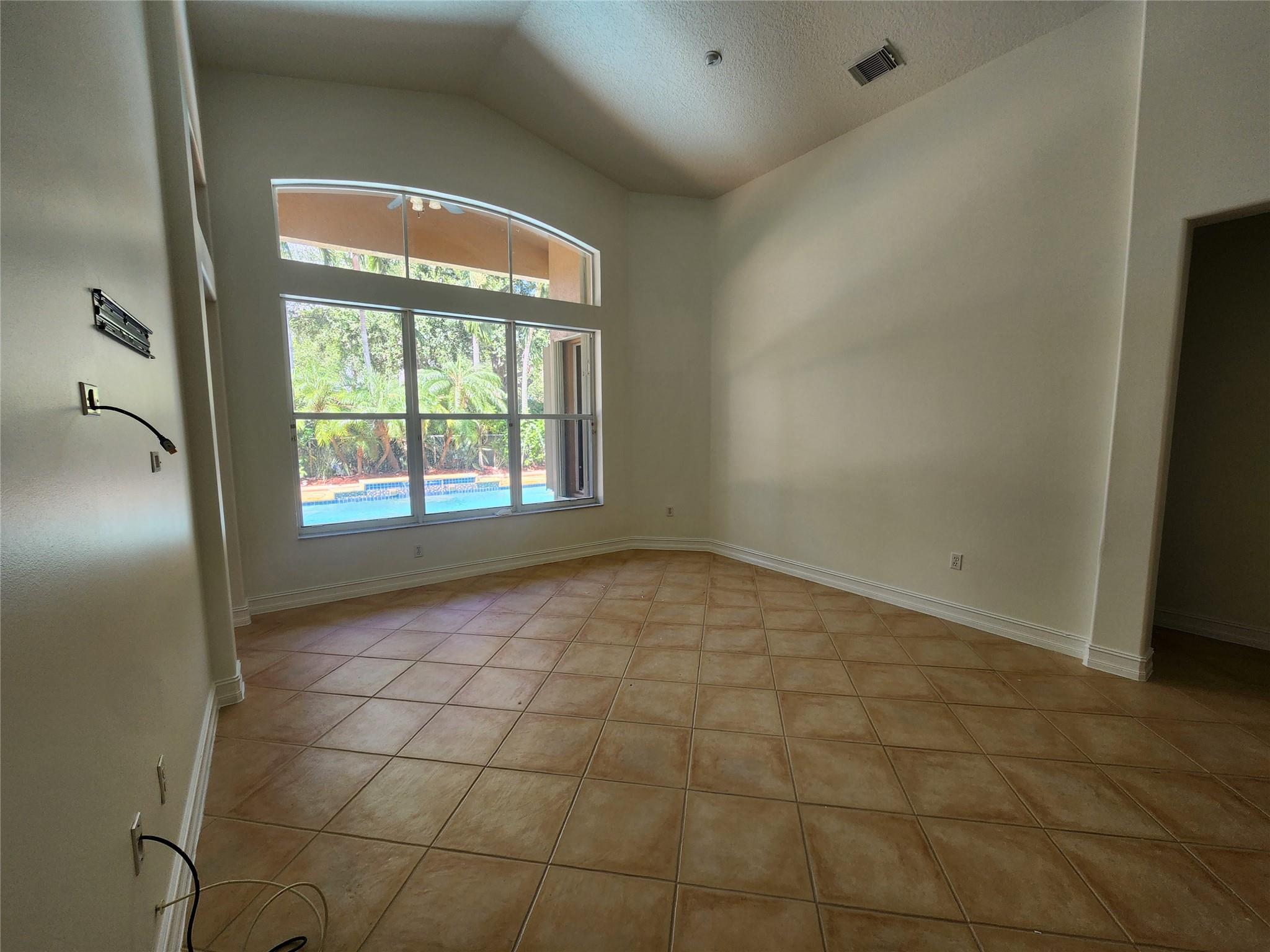 Sunset Lakes One 164-34 B - Residential Lease