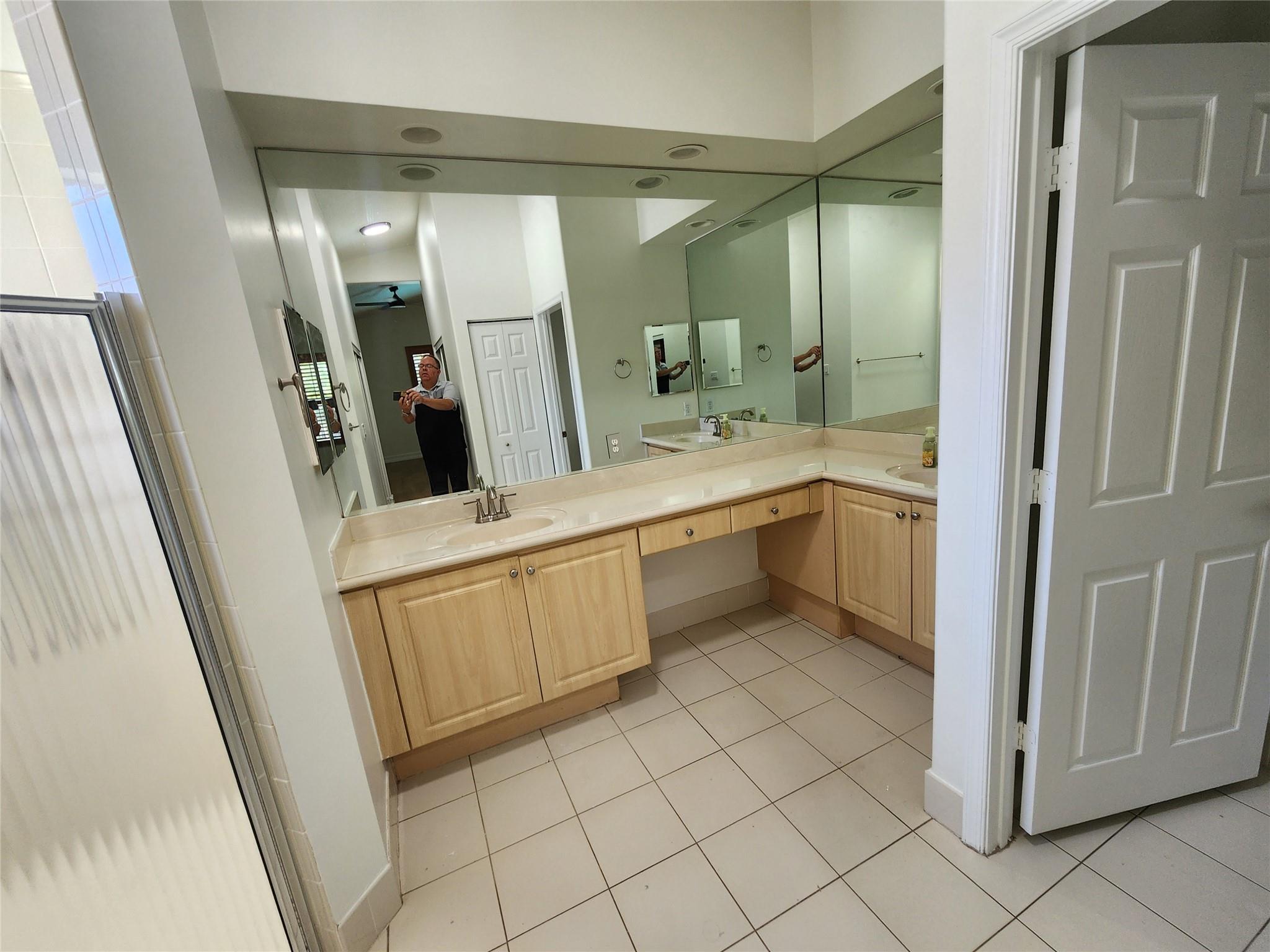 Sunset Lakes One 164-34 B - Residential Lease