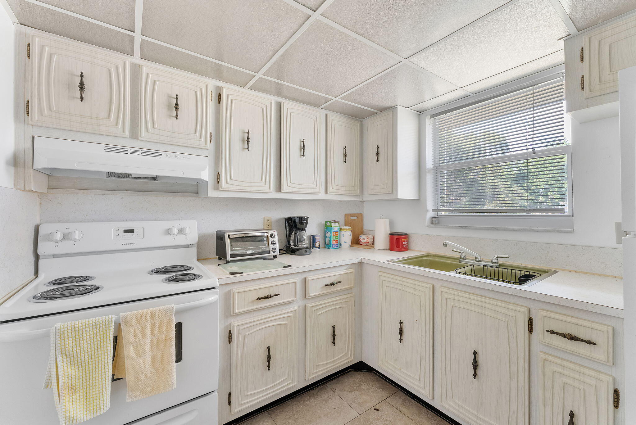 LAKESIDE VILLAGE CONDO 6 - Residential