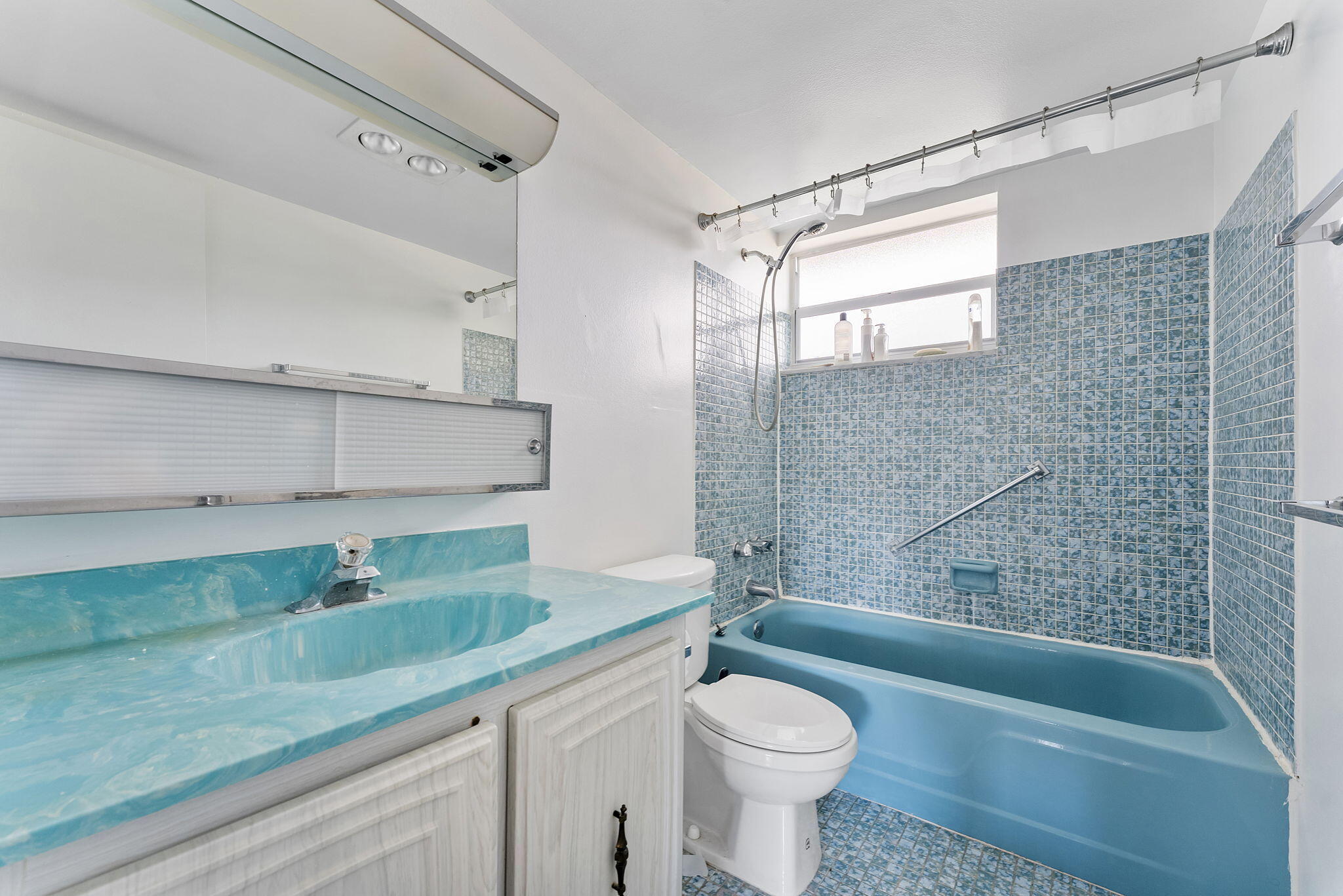 LAKESIDE VILLAGE CONDO 6 - Residential