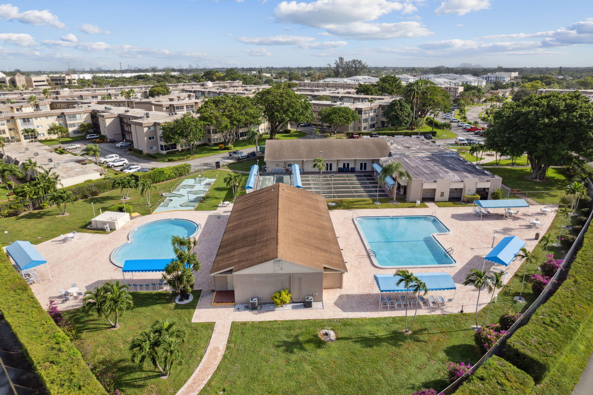 LAKESIDE VILLAGE CONDO 6 - Residential