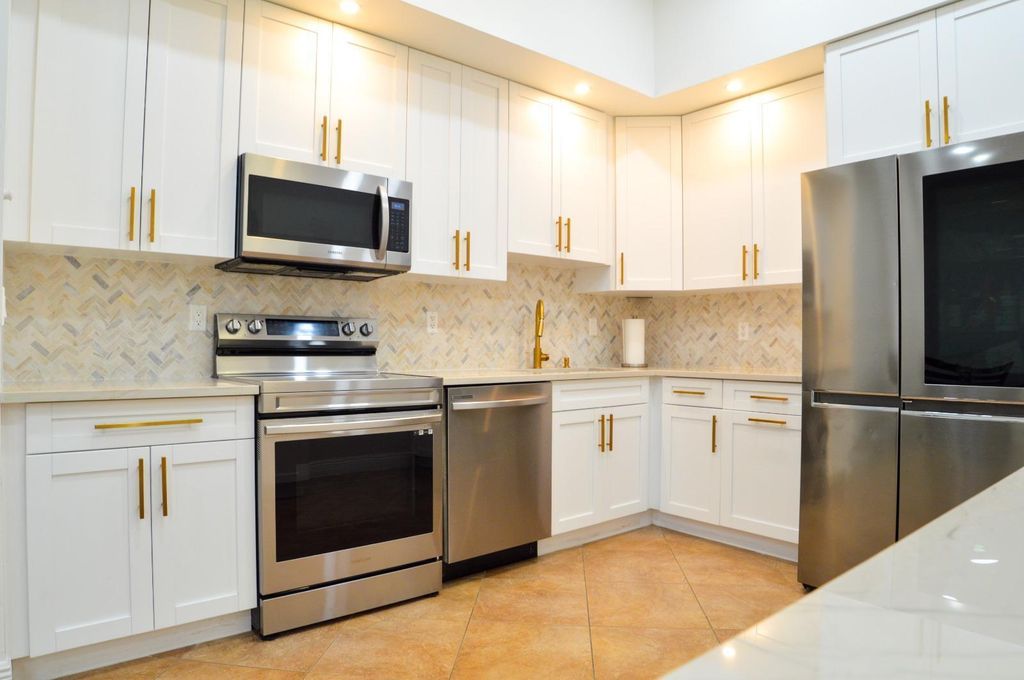 Photo of 6875 Bridlewood Court, Boca Raton, FL 33433 (MLS # R11102602)