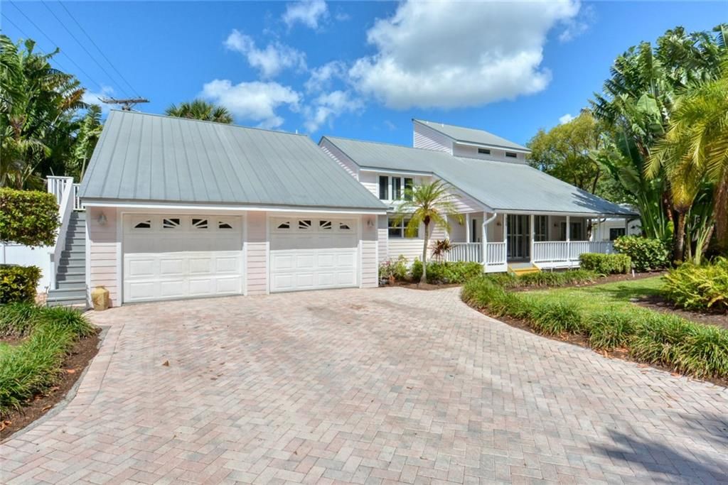 Photo of 228 SE Pelican Drive, Stuart, FL 34996 (MLS # F10278089)
