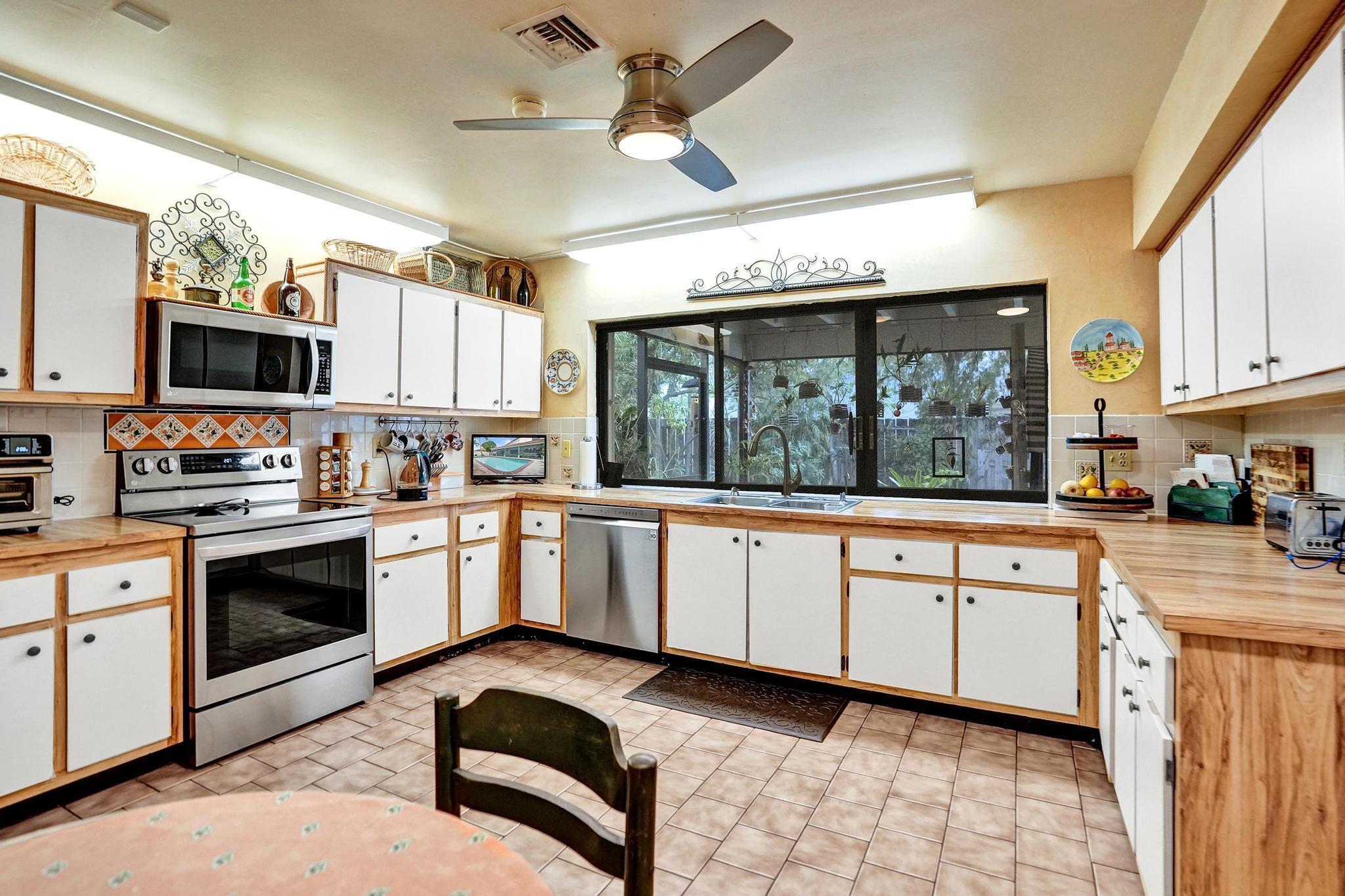 BOULEVARD WOODS NORTH - Residential