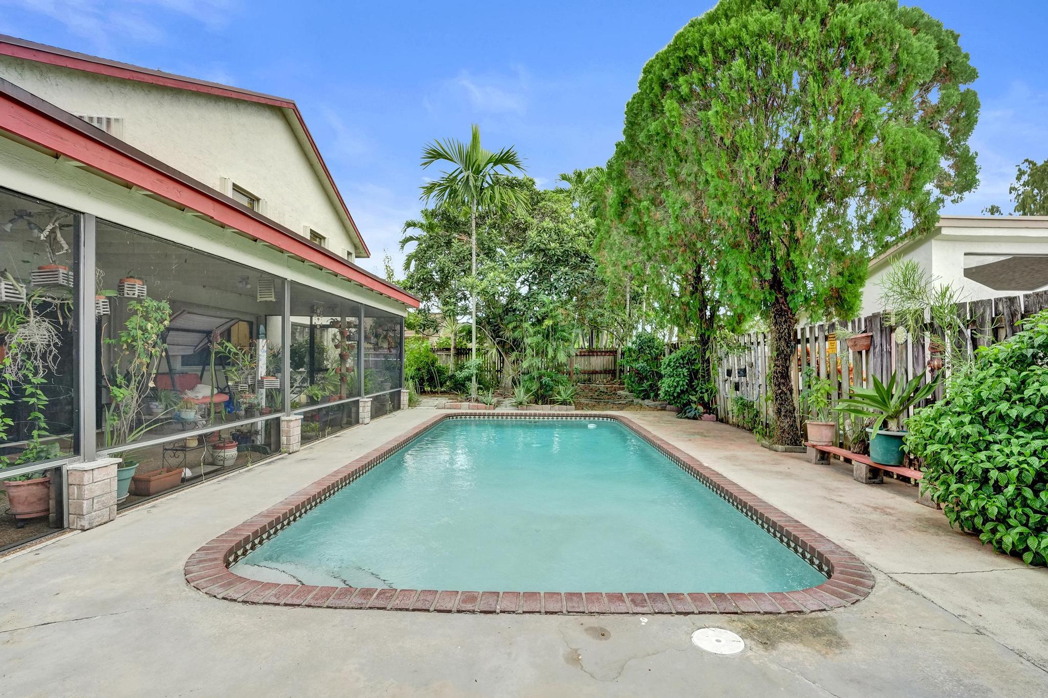 BOULEVARD WOODS NORTH - Residential