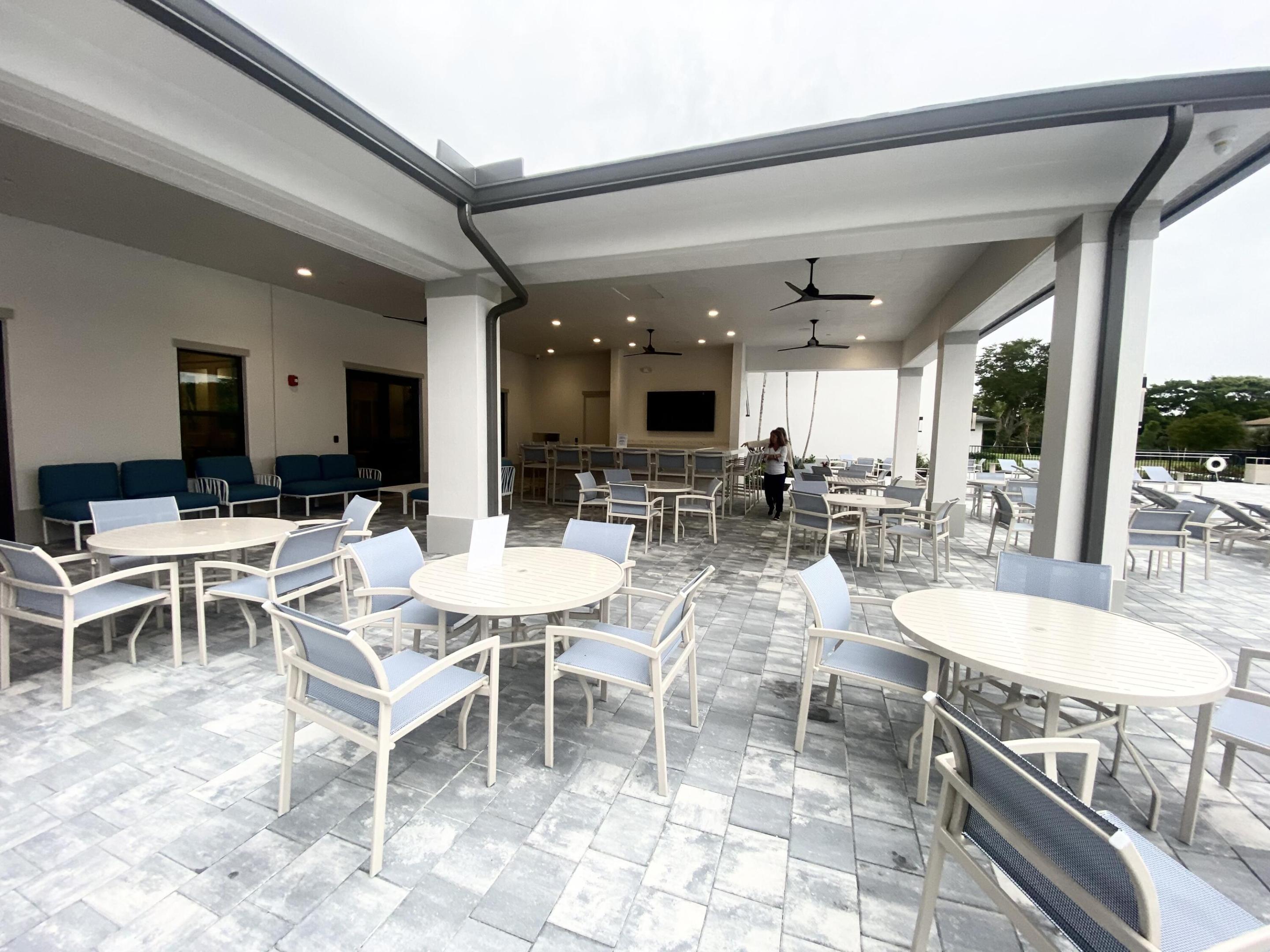 PALM GREENS AT VILLA DEL RAY CONDO II - Residential