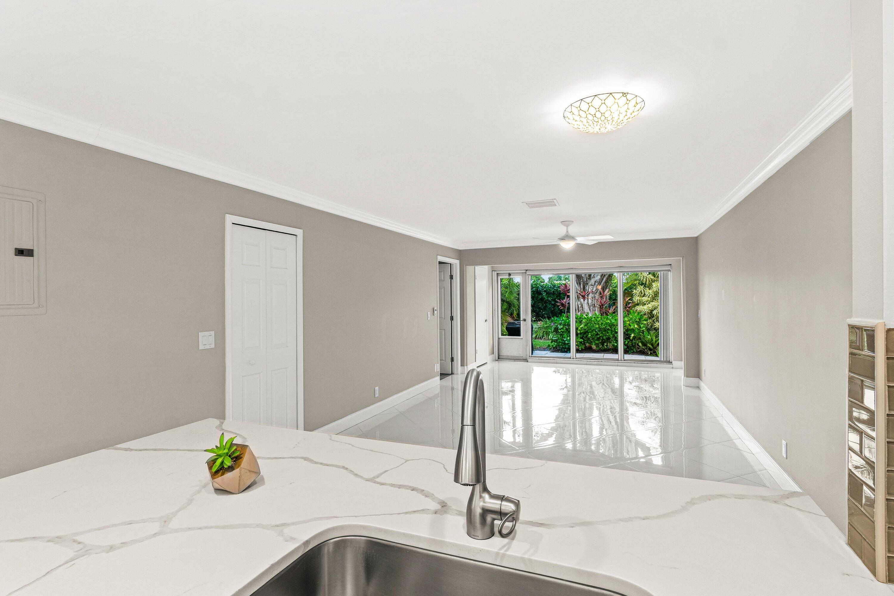 PALM GREENS AT VILLA DEL RAY CONDO II - Residential