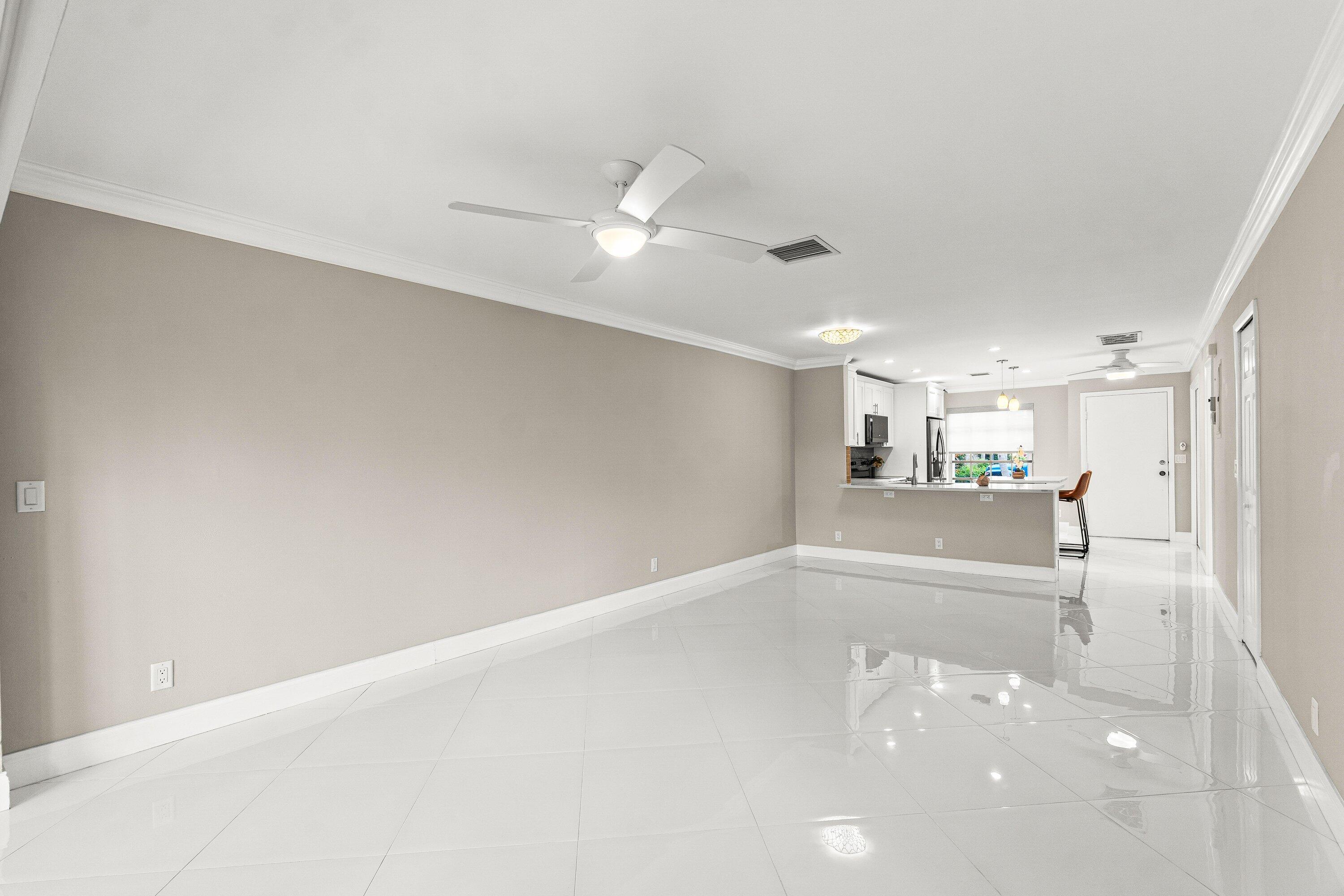 PALM GREENS AT VILLA DEL RAY CONDO II - Residential