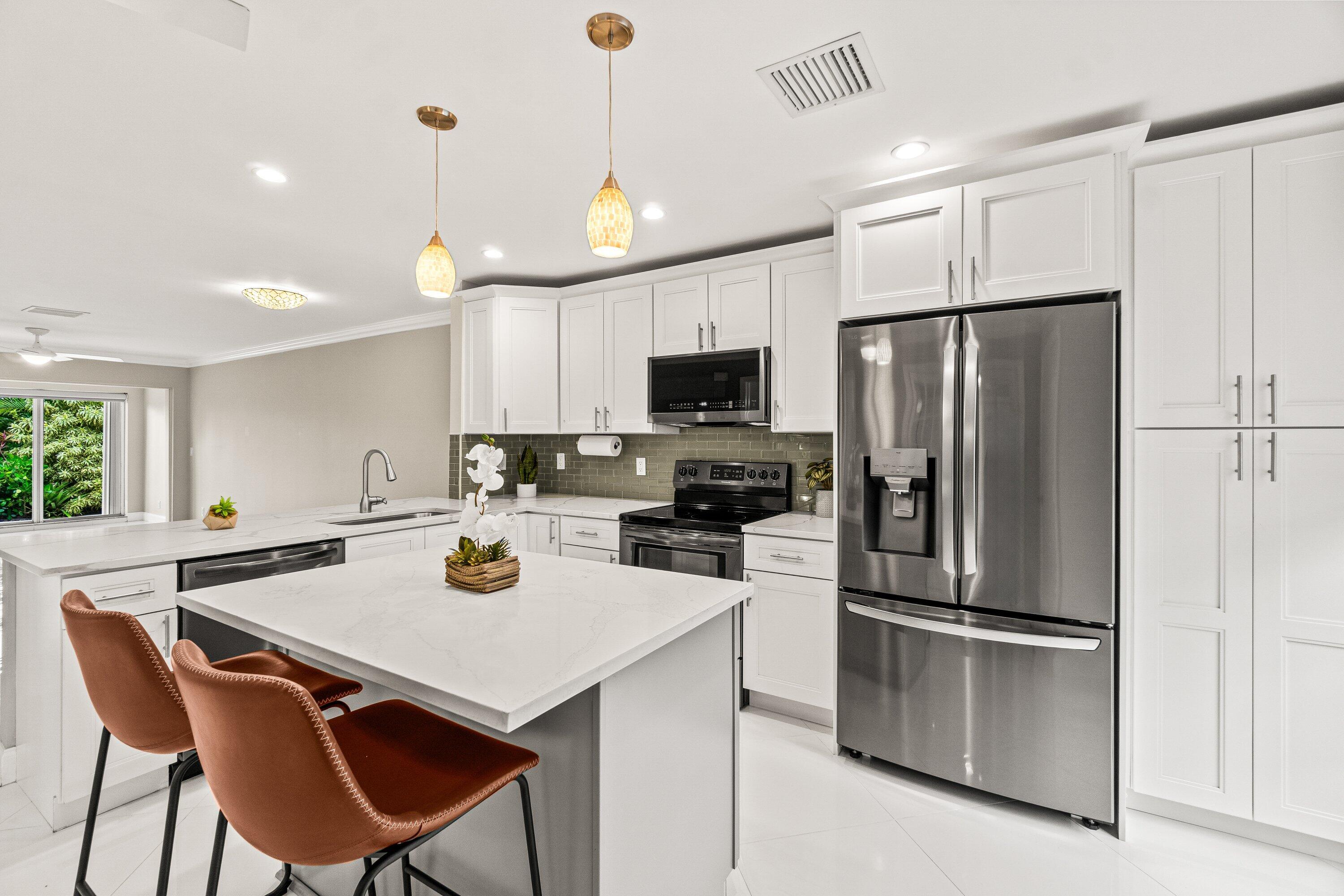 PALM GREENS AT VILLA DEL RAY CONDO II - Residential