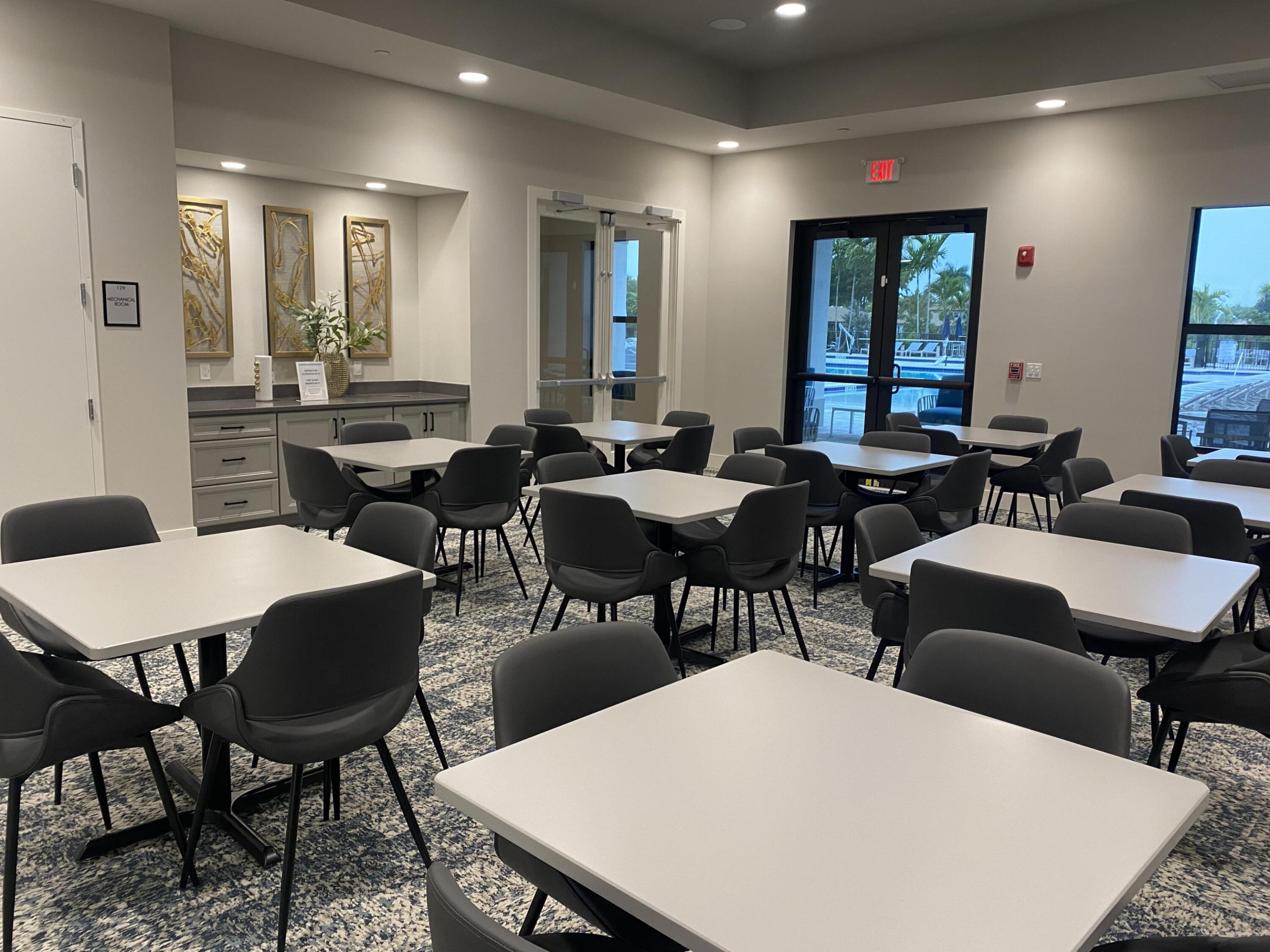 PALM GREENS AT VILLA DEL RAY CONDO II - Residential