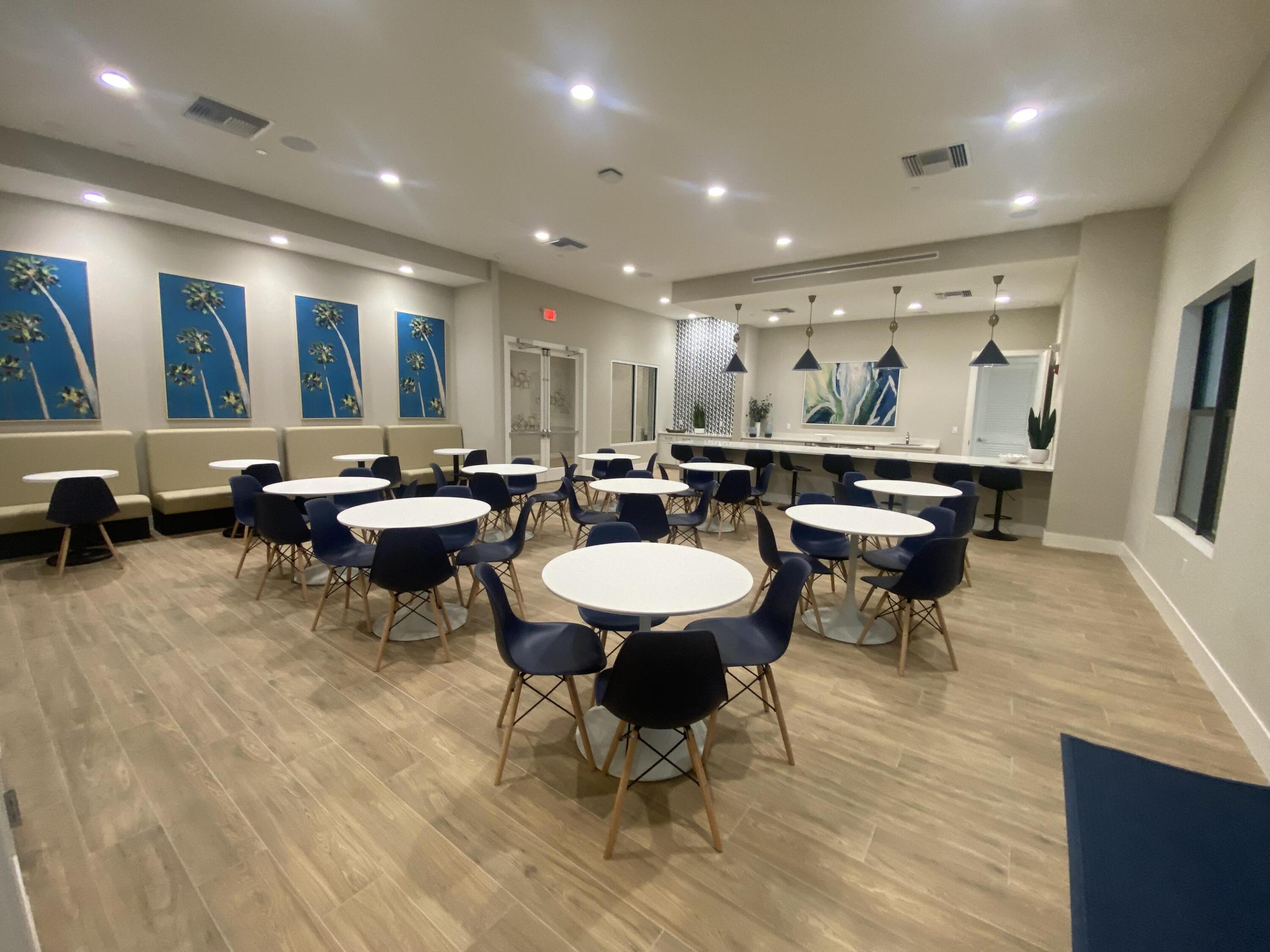 PALM GREENS AT VILLA DEL RAY CONDO II - Residential