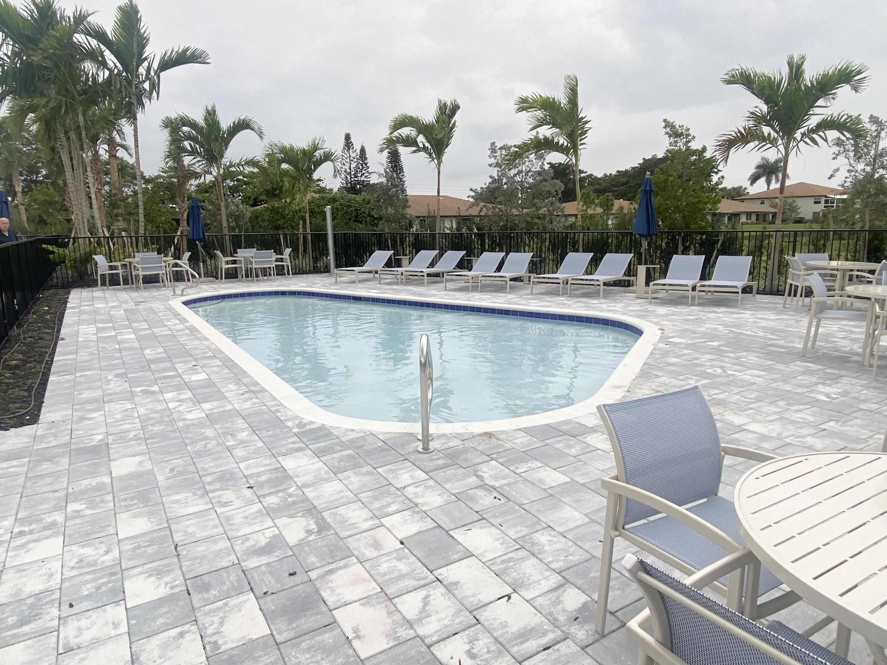 PALM GREENS AT VILLA DEL RAY CONDO II - Residential