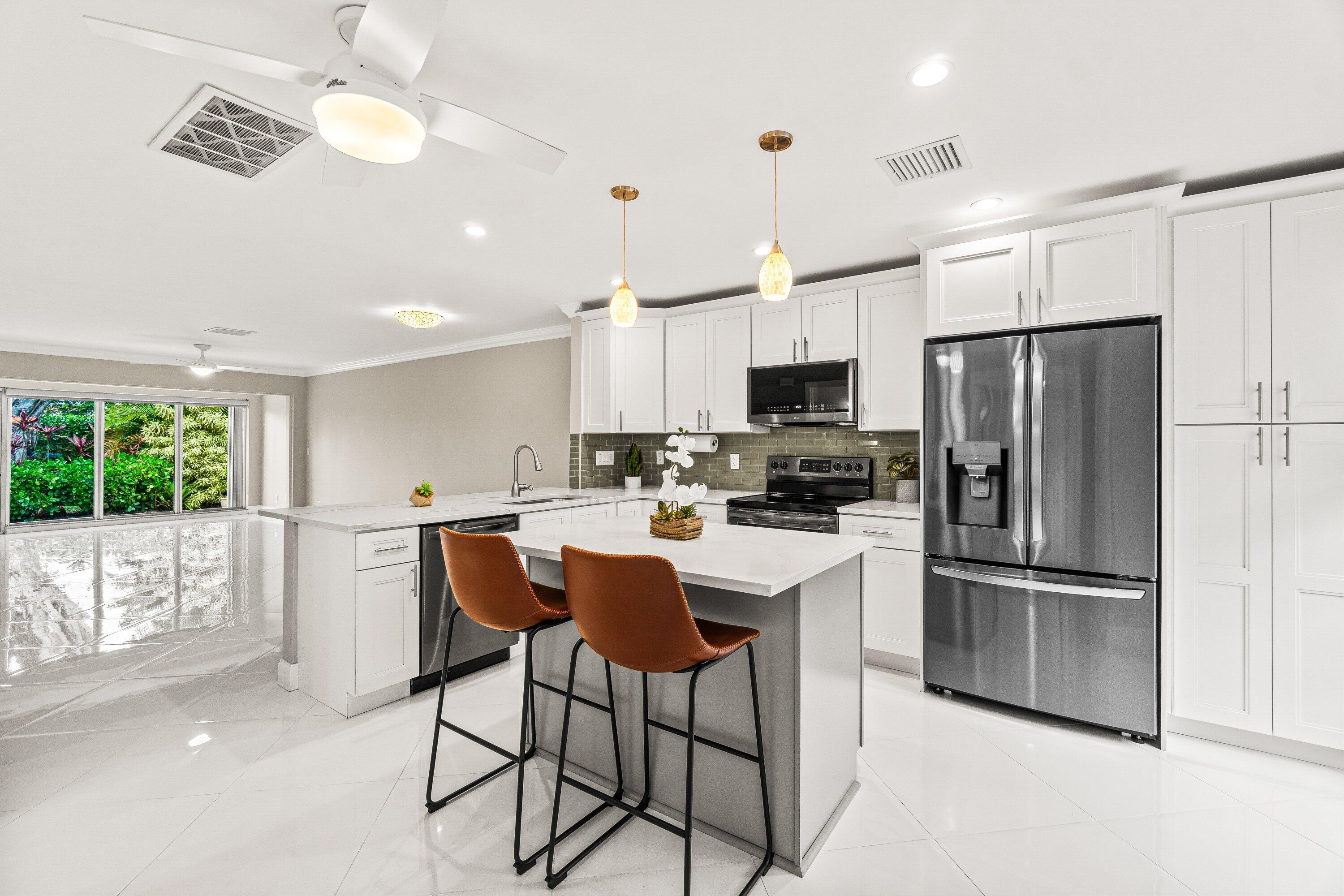 PALM GREENS AT VILLA DEL RAY CONDO II - Residential