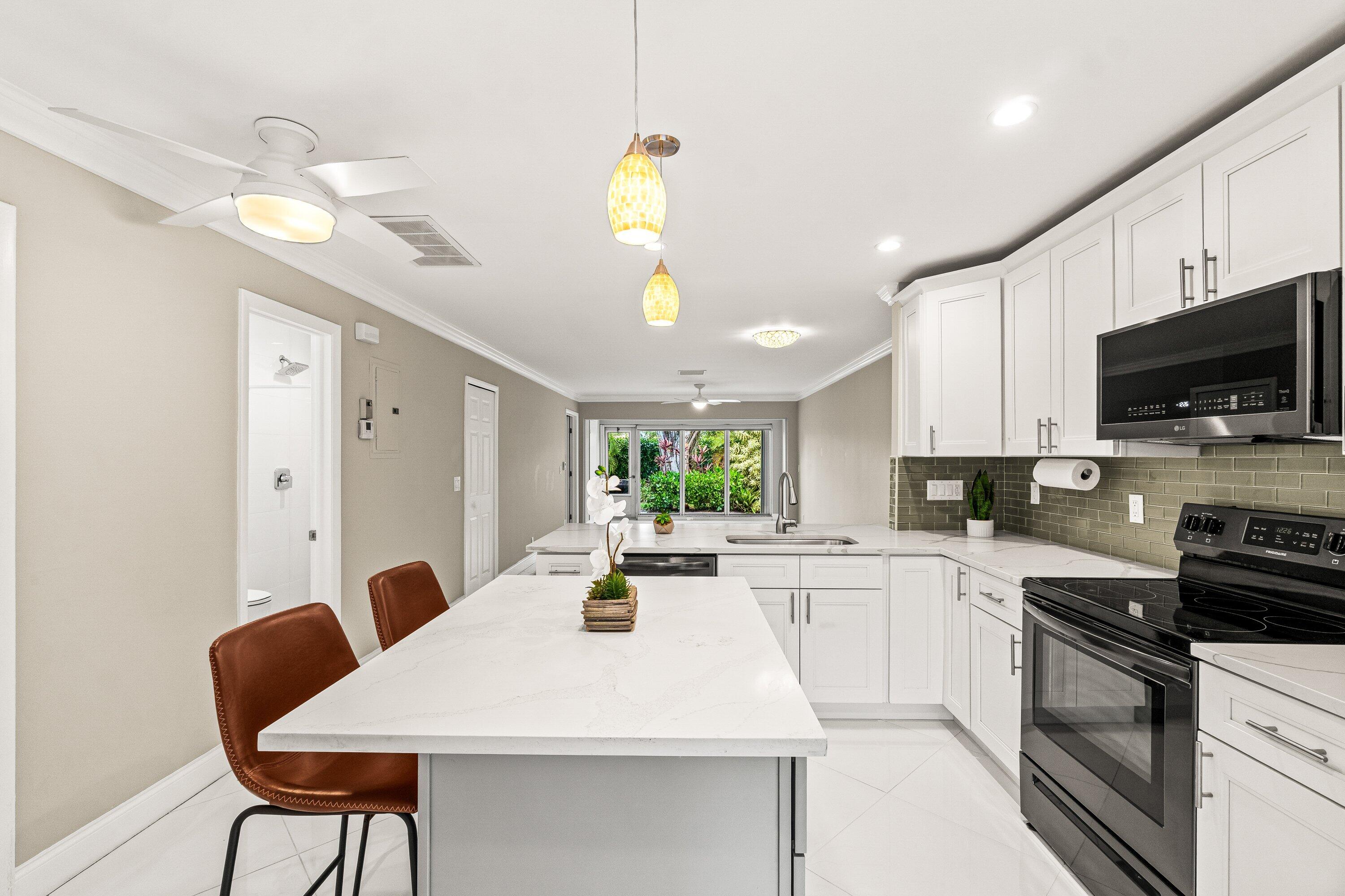 PALM GREENS AT VILLA DEL RAY CONDO II - Residential