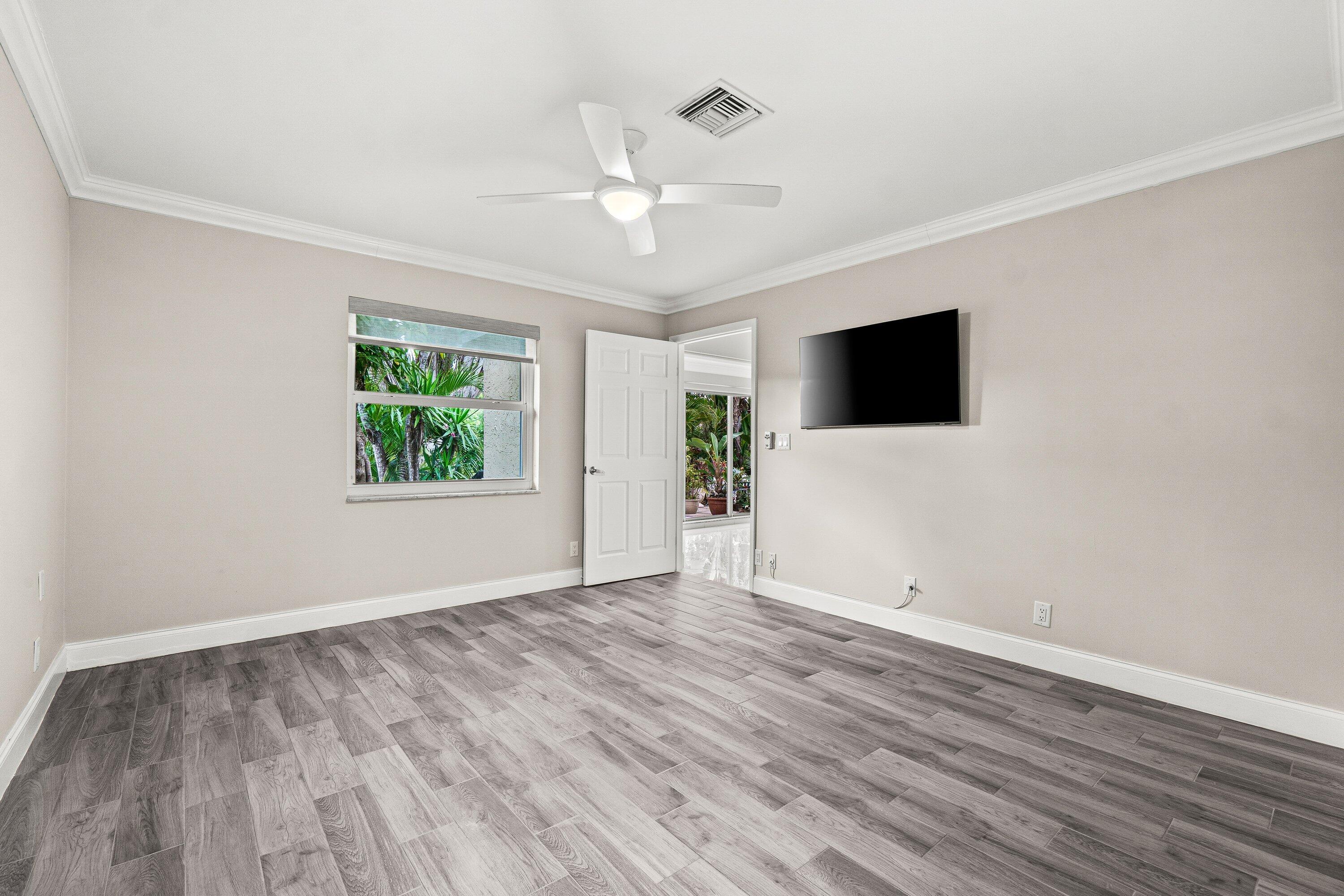 PALM GREENS AT VILLA DEL RAY CONDO II - Residential