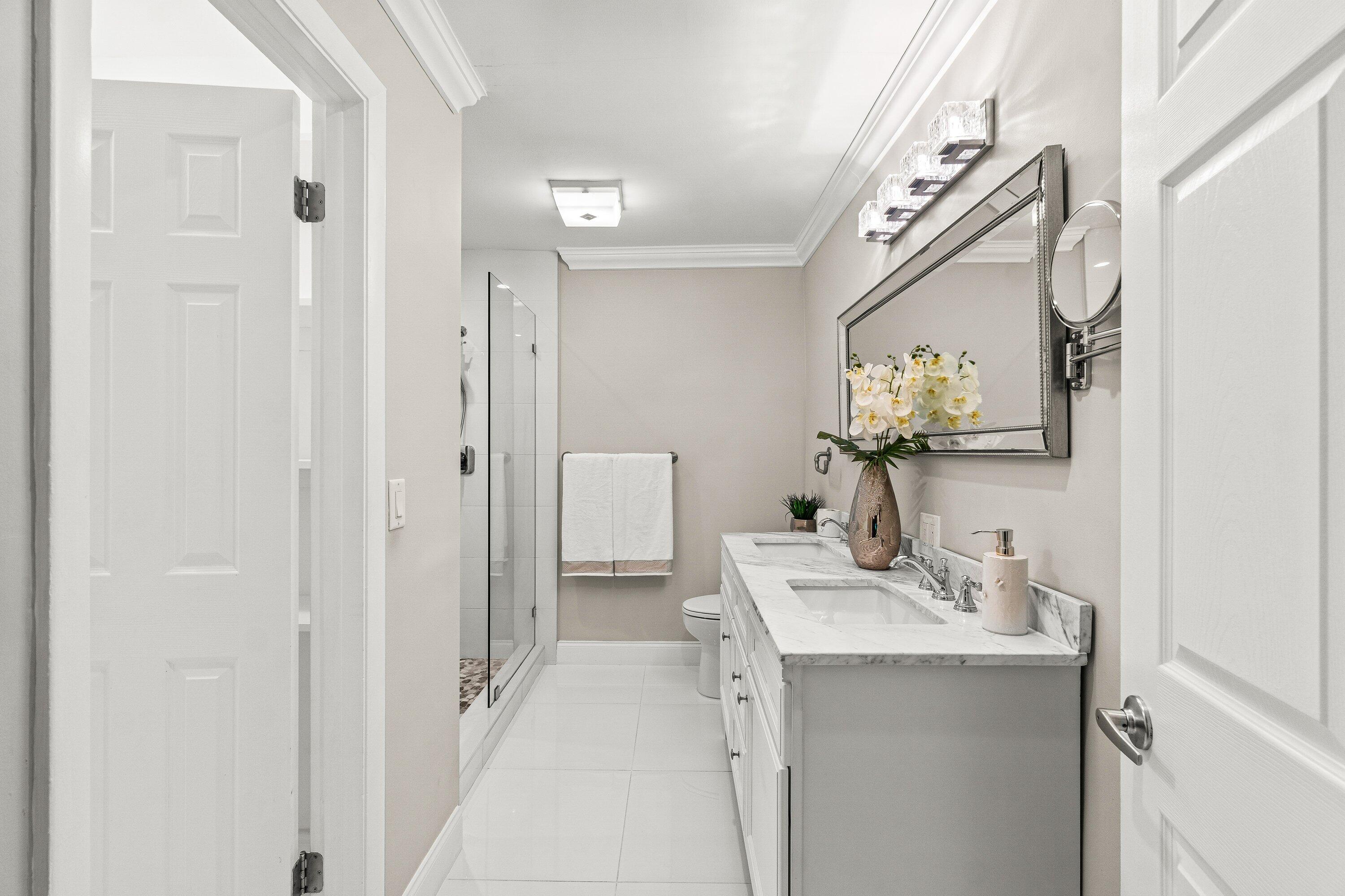 PALM GREENS AT VILLA DEL RAY CONDO II - Residential