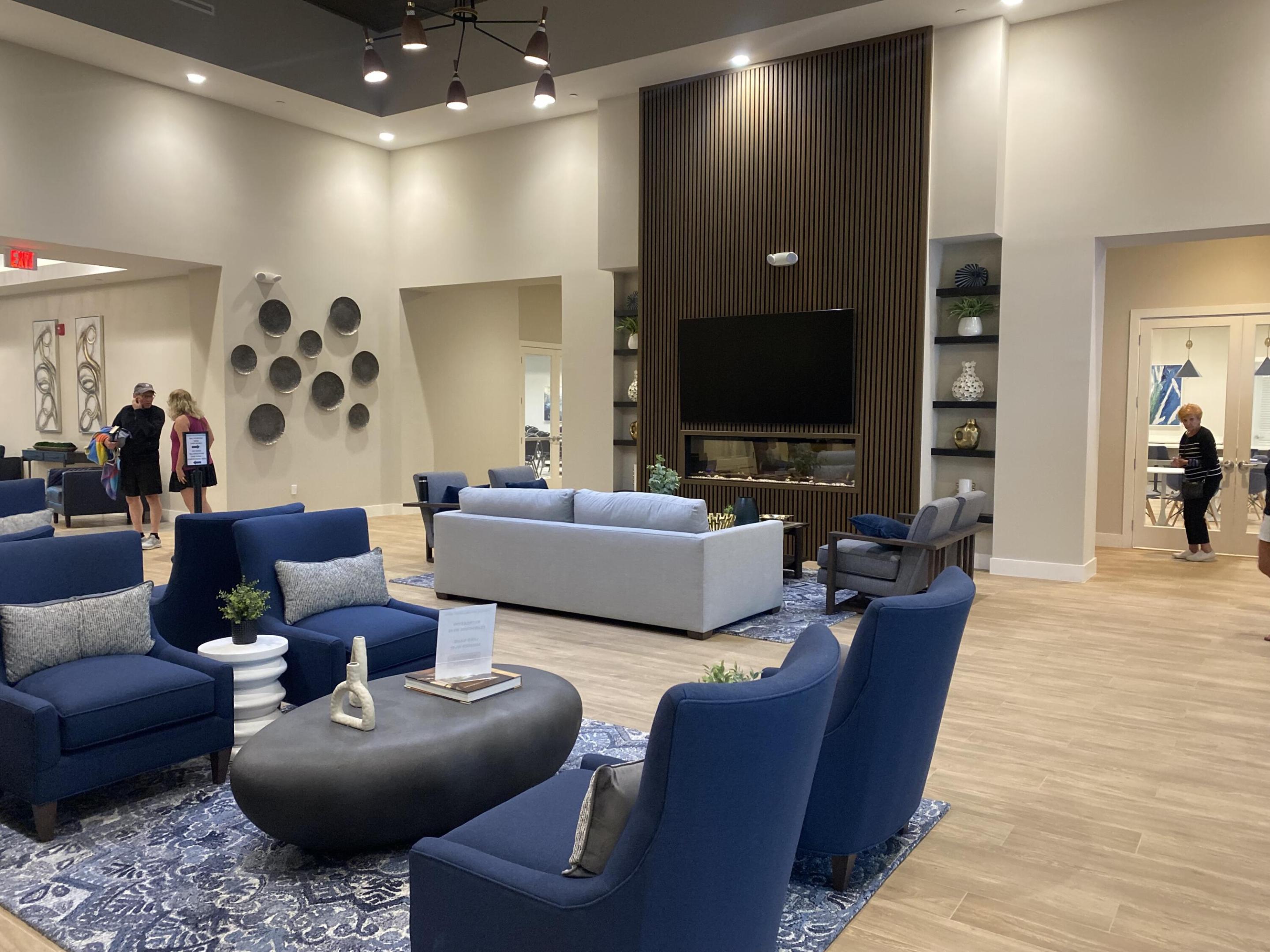 PALM GREENS AT VILLA DEL RAY CONDO II - Residential