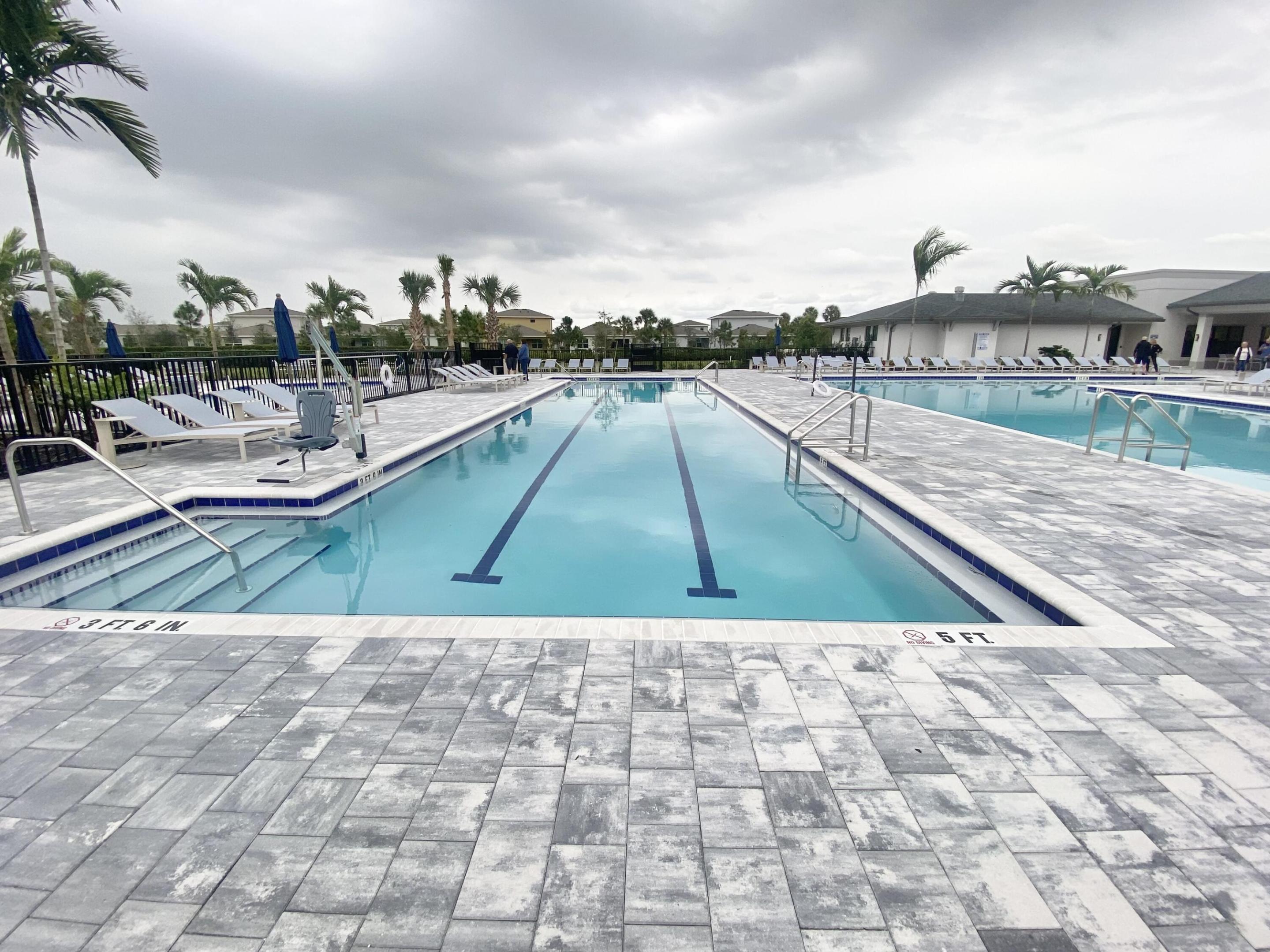 PALM GREENS AT VILLA DEL RAY CONDO II - Residential