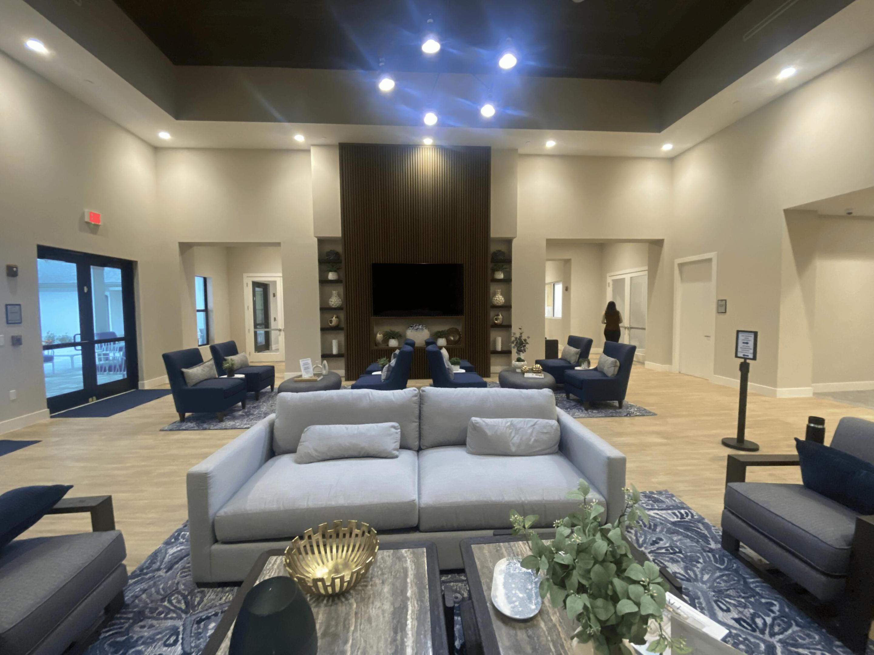 PALM GREENS AT VILLA DEL RAY CONDO II - Residential