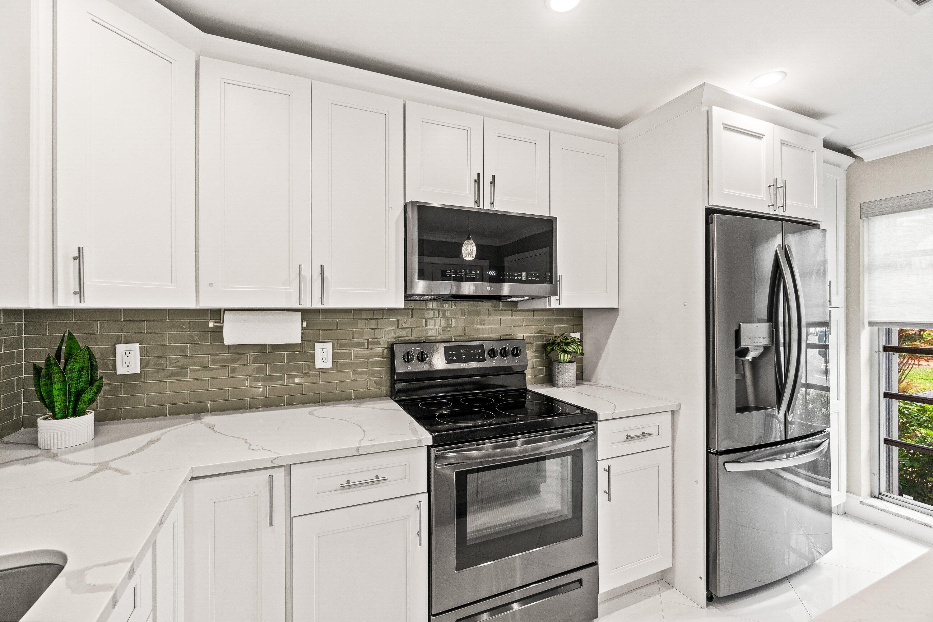 PALM GREENS AT VILLA DEL RAY CONDO II - Residential