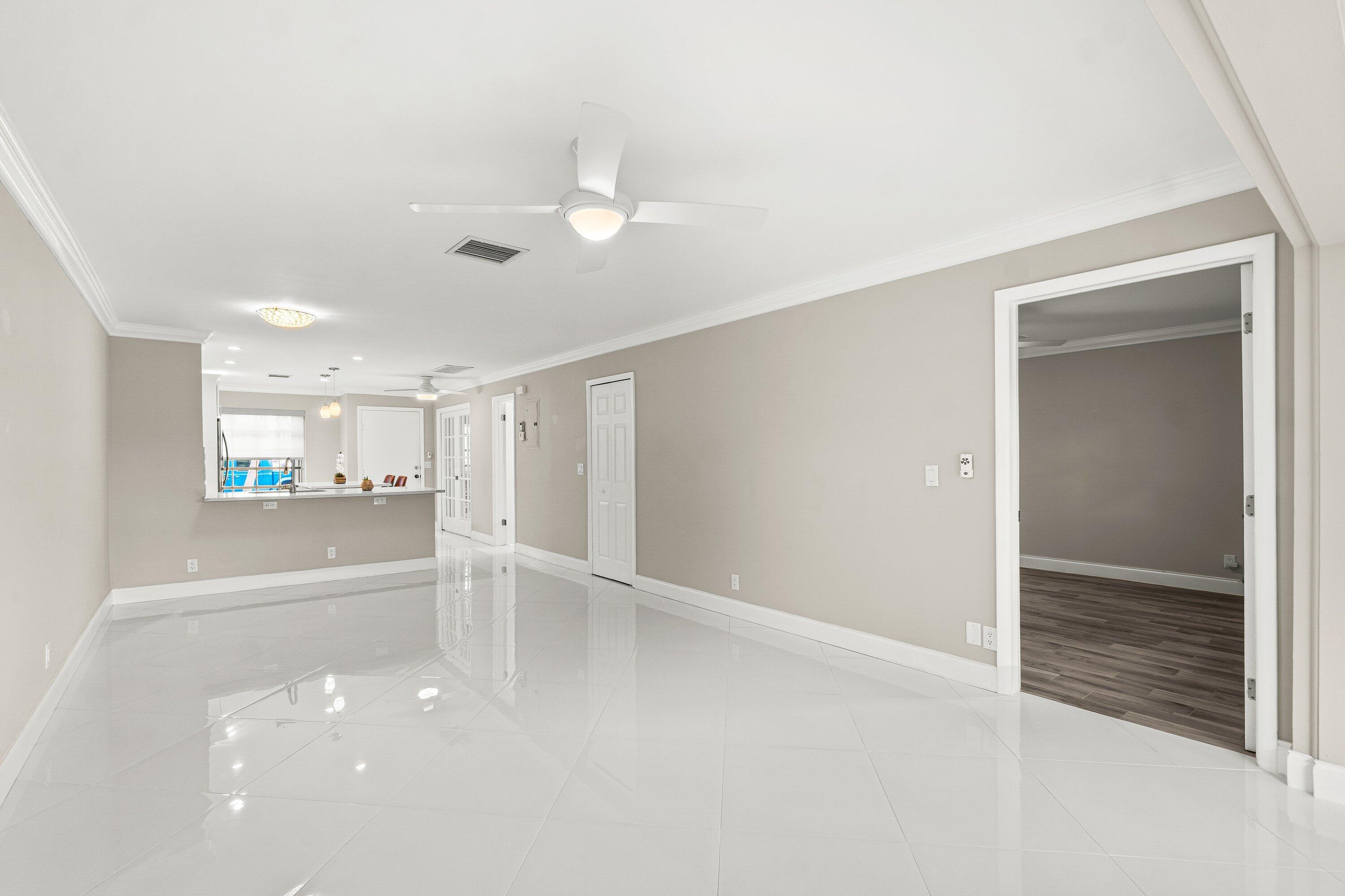 PALM GREENS AT VILLA DEL RAY CONDO II - Residential