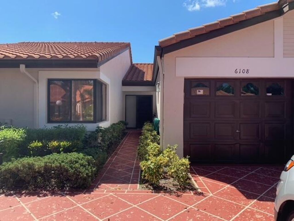 Photo of 6108 Kings Gate Circle, Delray Beach, FL 33484 (MLS # R10748891)